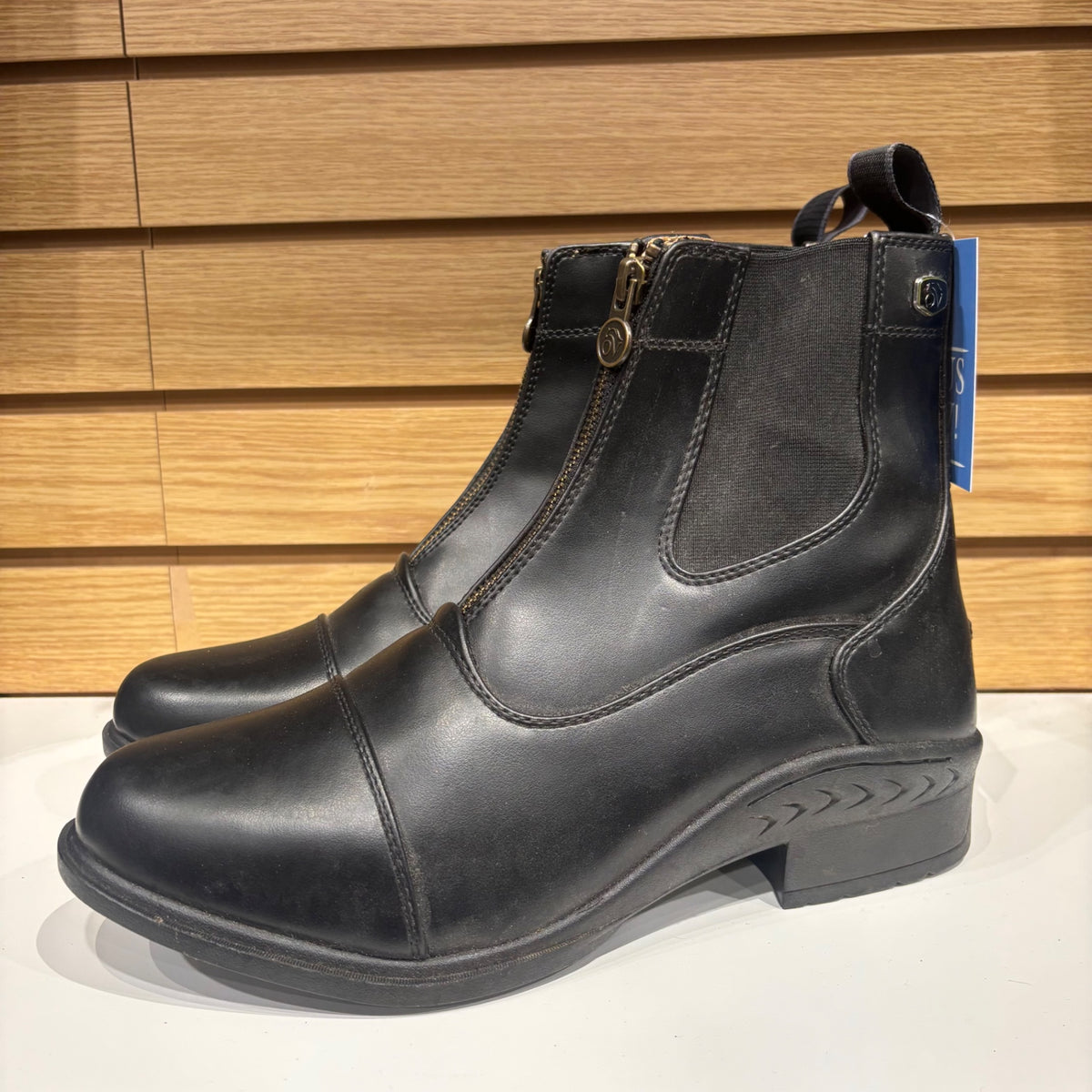Used US 11 Black Ovation Paddock Boots