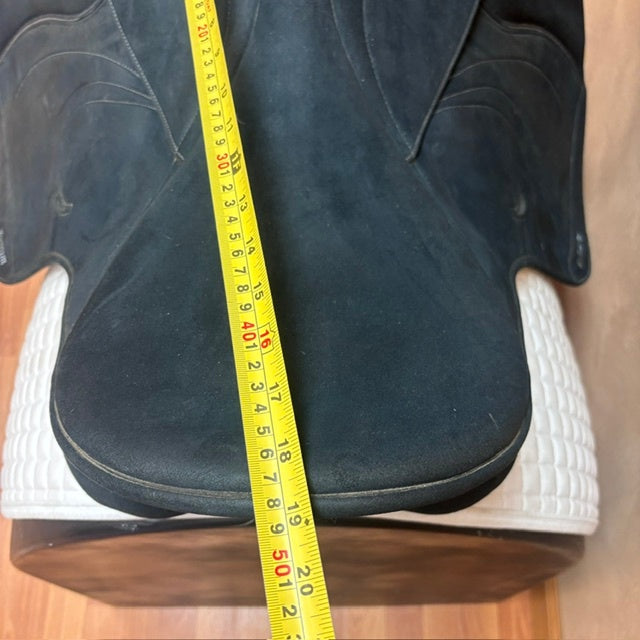Used Winteclite Wide D Lux All Purpose Saddle 18" Wide/Adj Tree