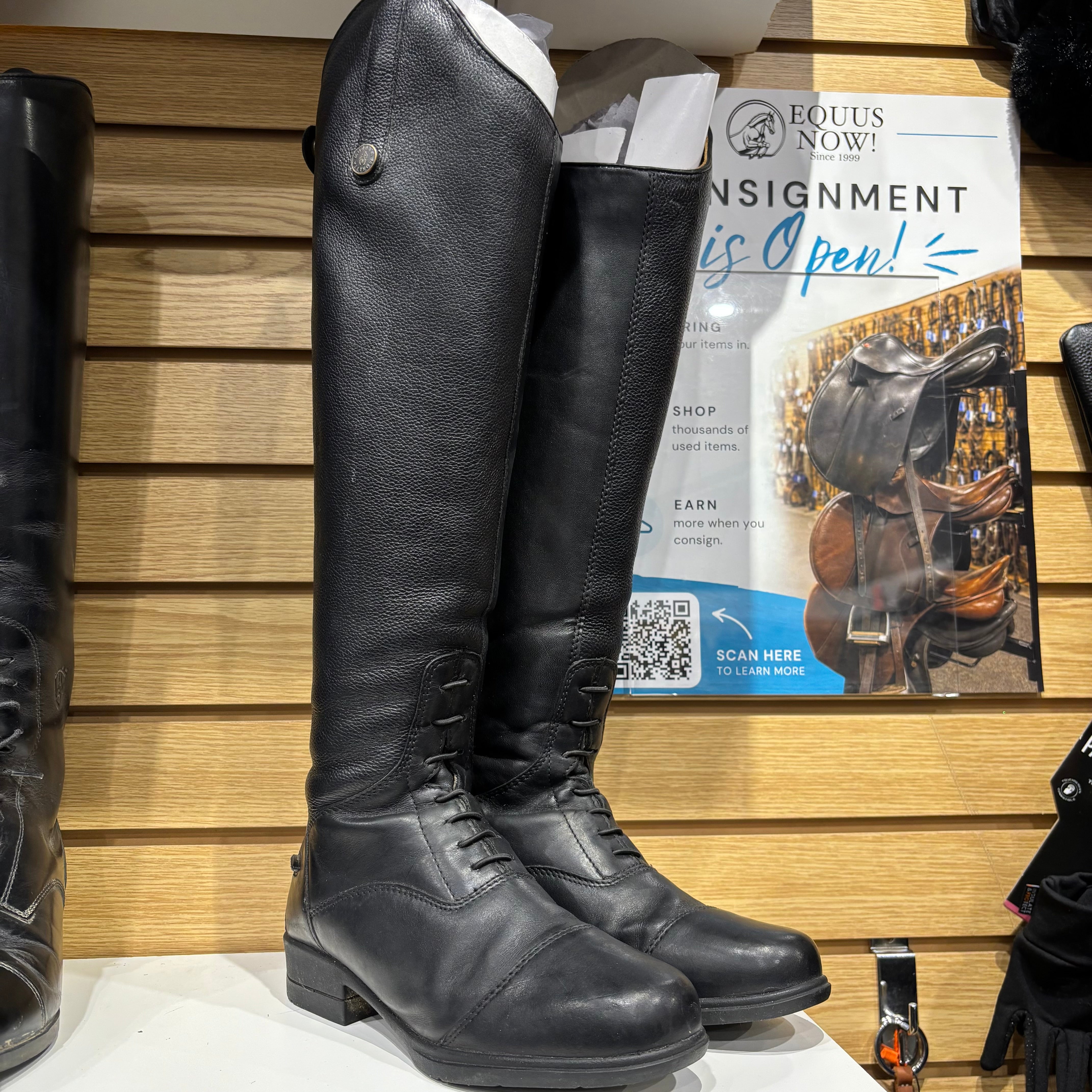 Used 6 Black Moretta Gianna Boots