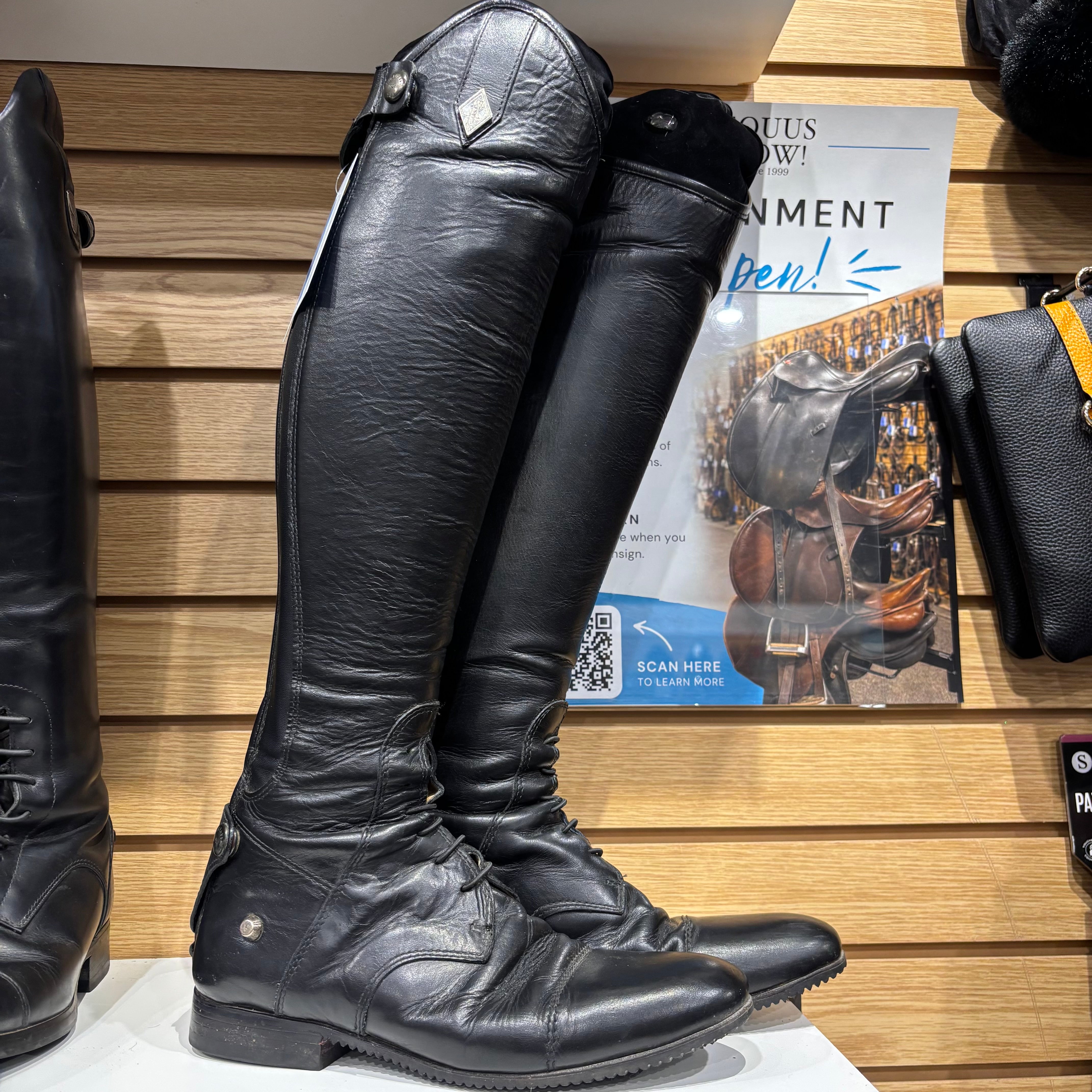 Used 39 R XS Black Fabbri Field Boots