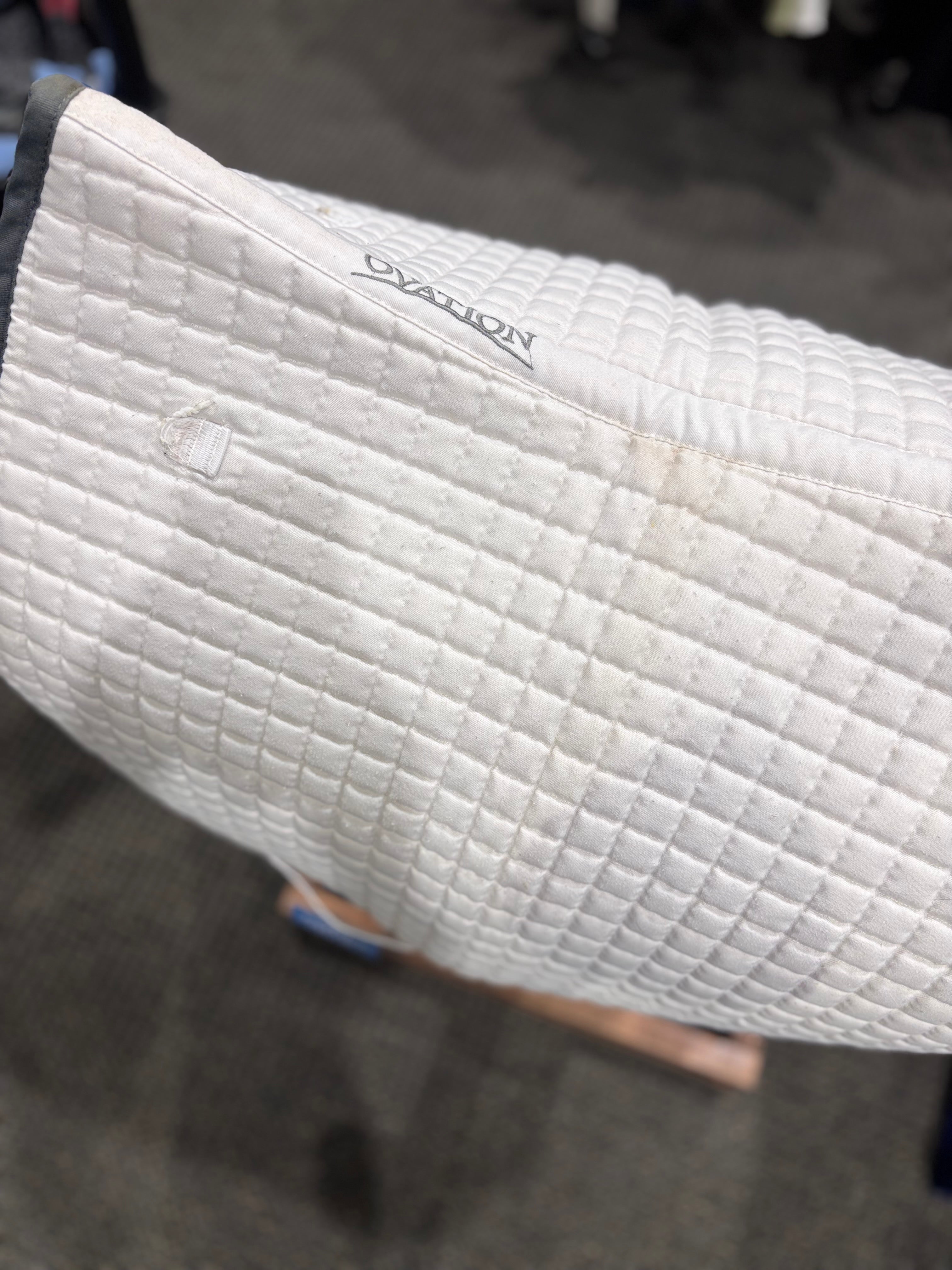Used Dressage White Ovation Mini Diamond Quilted Saddle Pad