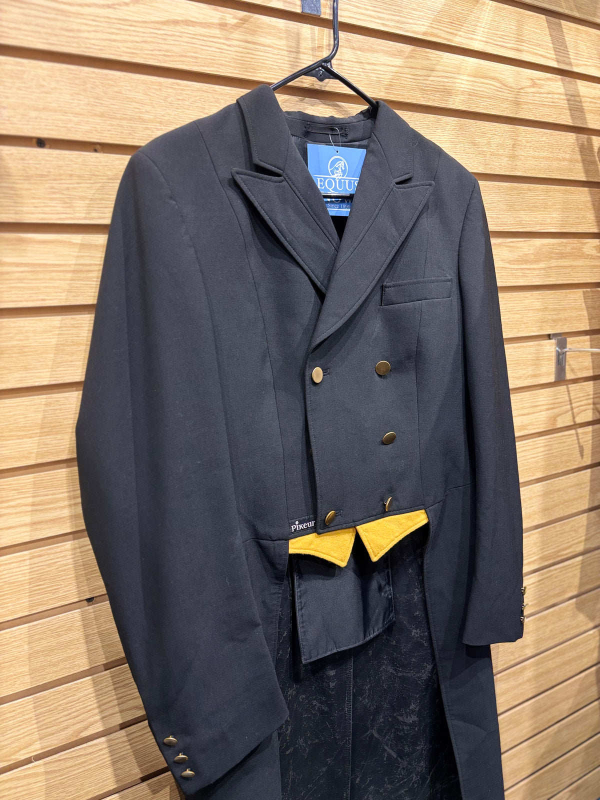 Used Pikeur 12L Black/Gold Shadbelly