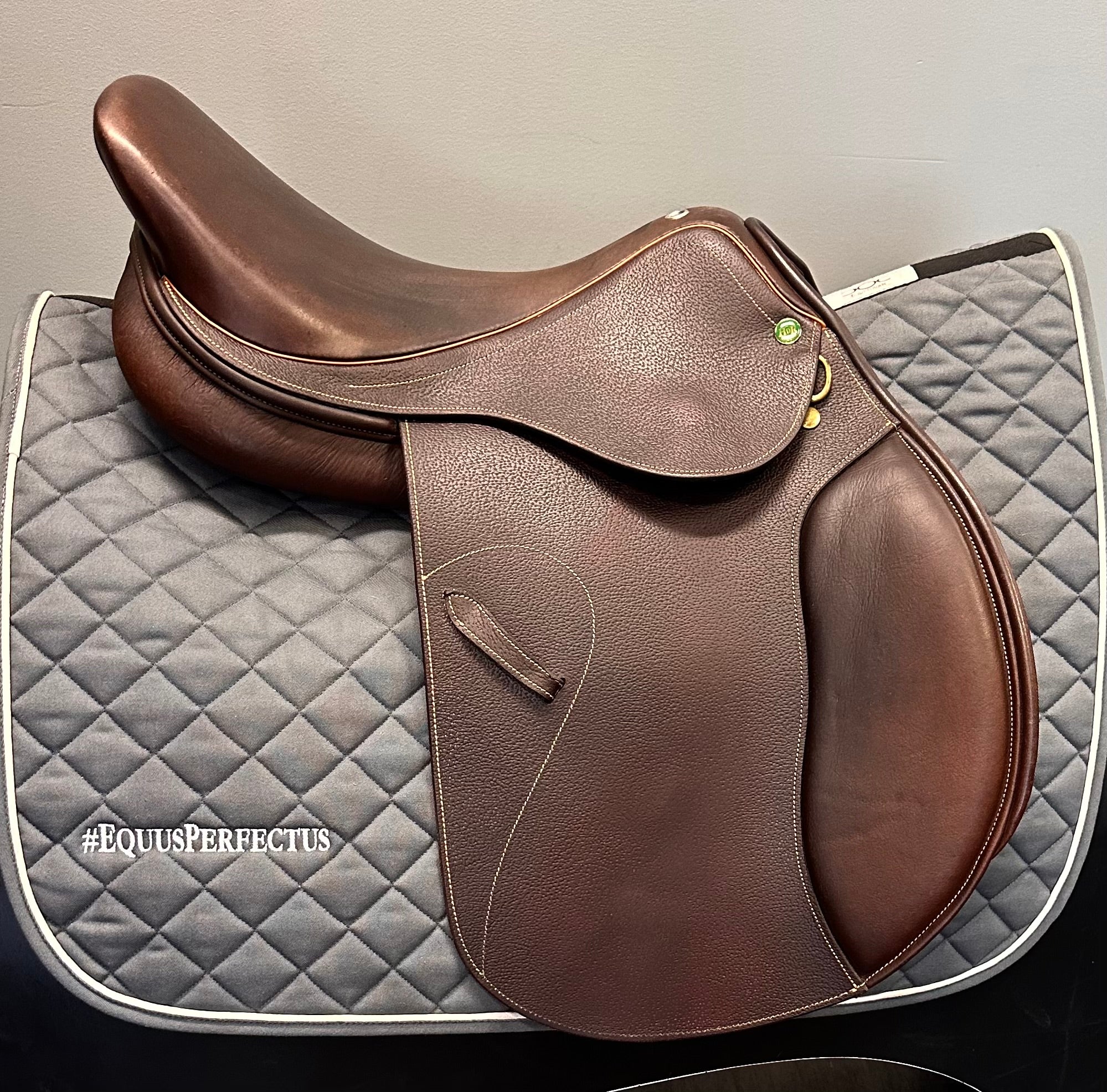 Used HDR Jump Saddle 16.5" Medium Adjustable Tree