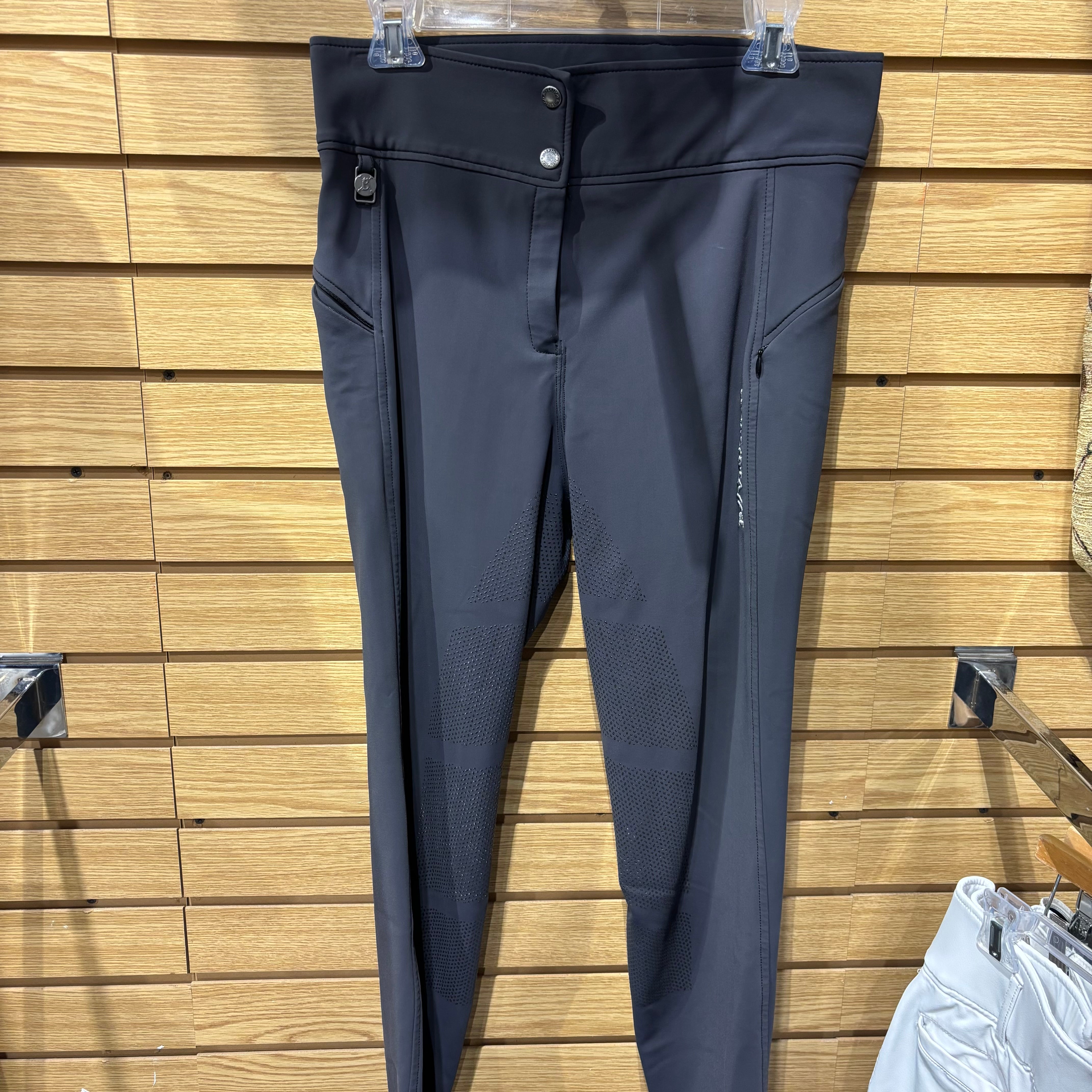 Used 30 B Vertigo Full Seat Breeches