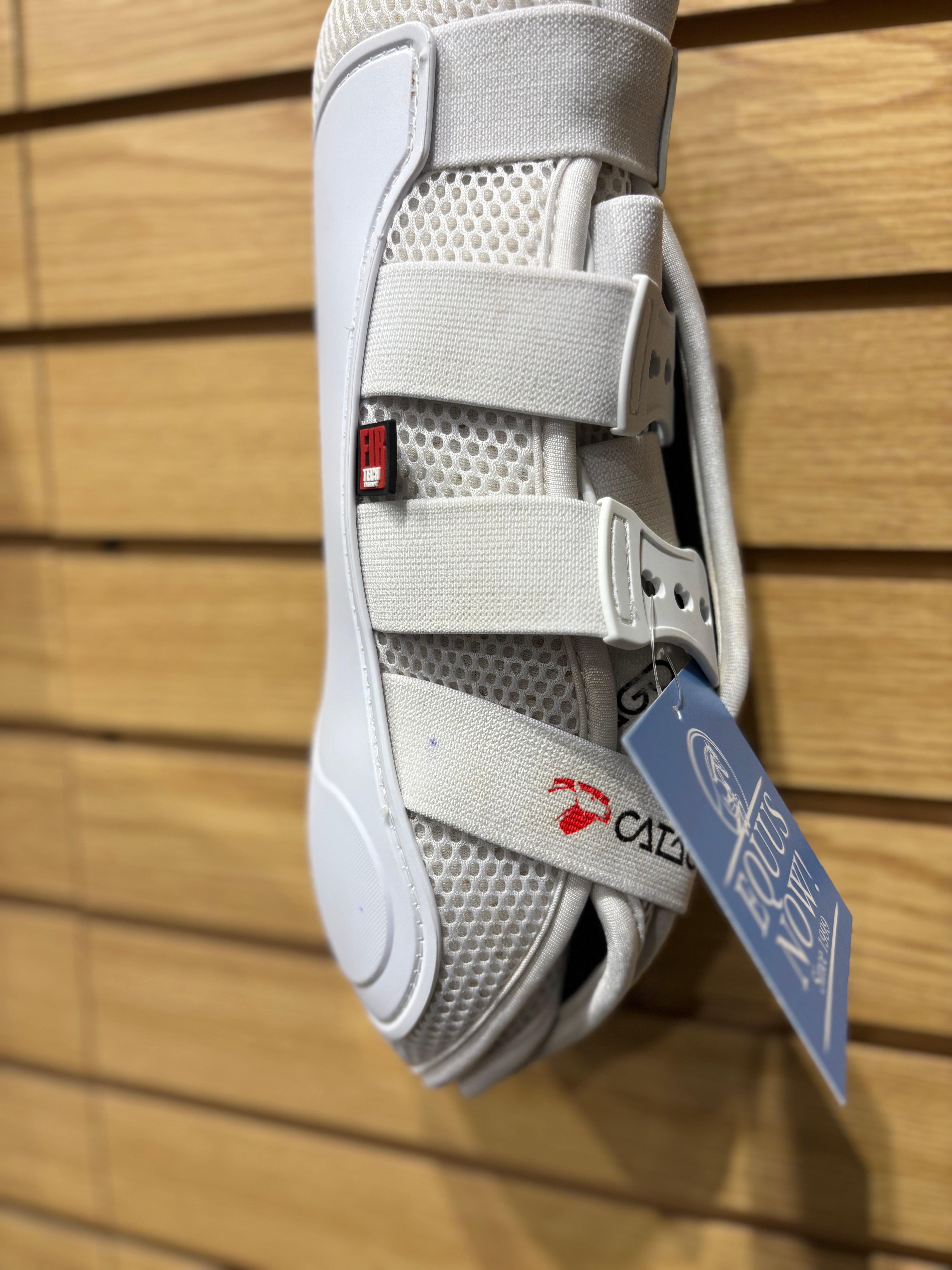 Used Catago XL White Brushing Boots