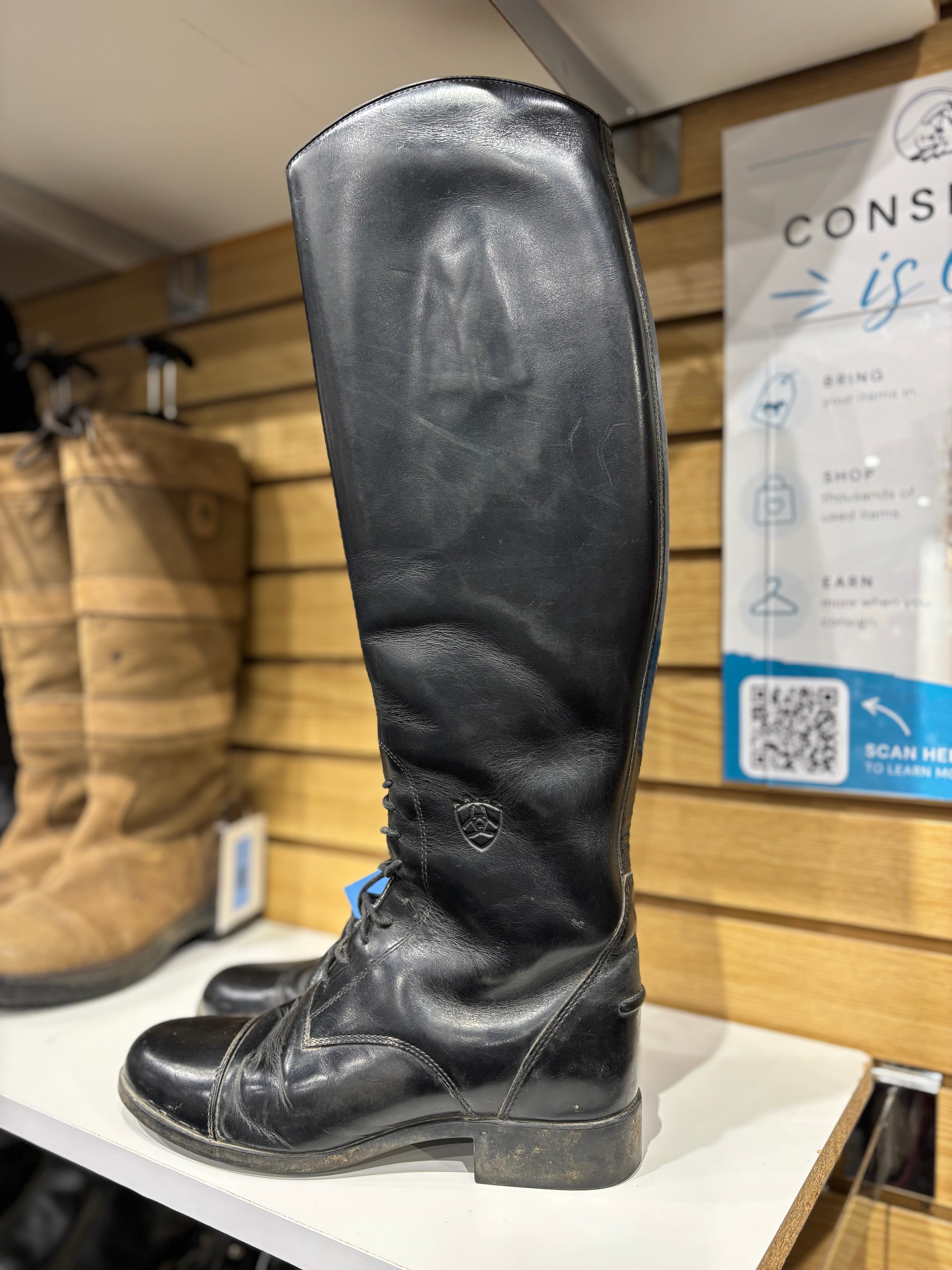 Used 7.5 Medium/Full Black Ariat Boots