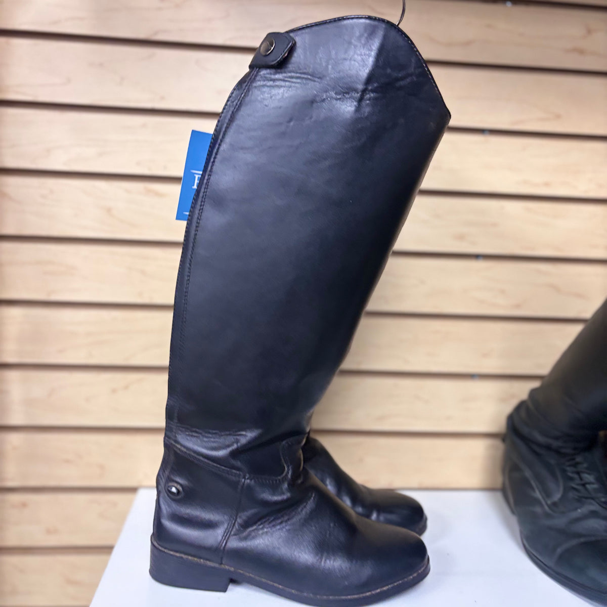 Used Dublin 8 Black Tall Boots