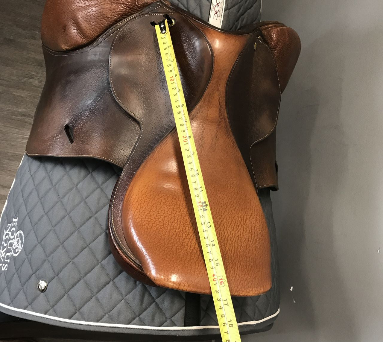 Used D.G Stackhouse Jump Saddle 17" Medium Tree - sku to order - 4002880