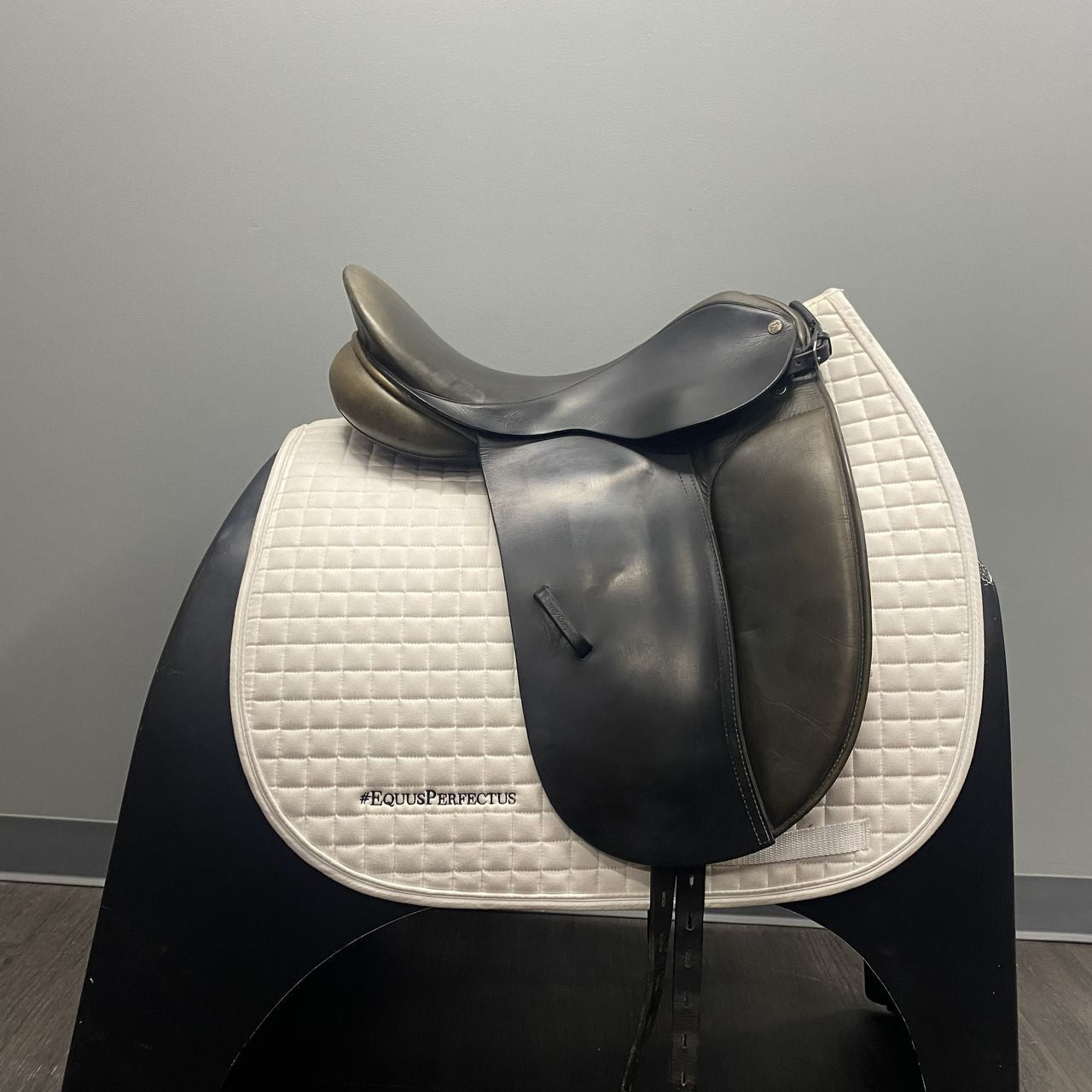 Used County Competitor Dressage Saddle 17.5" Medium Tree - sku to order - 4002927