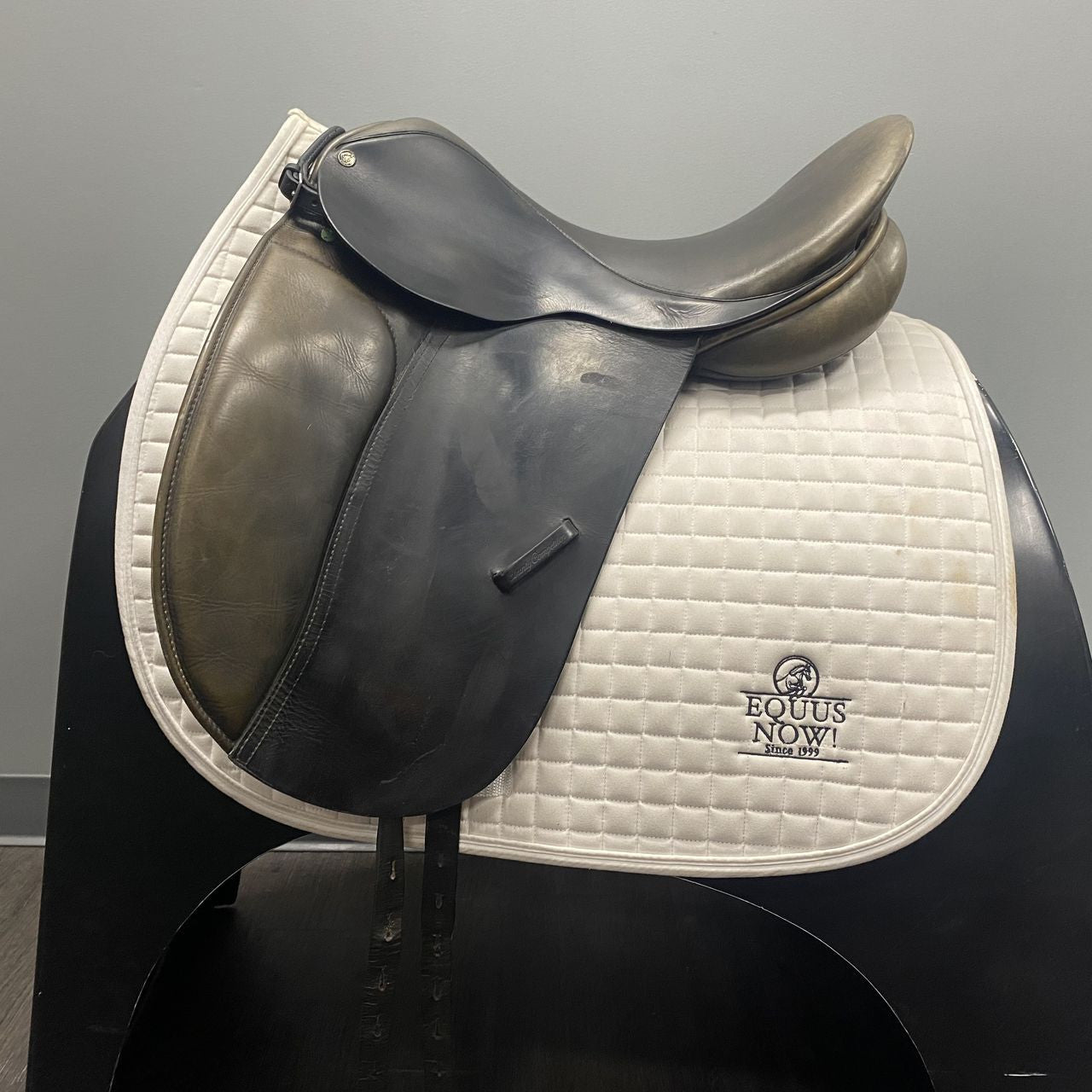 Used County Competitor Dressage Saddle 17.5" Medium Tree - sku to order - 4002927