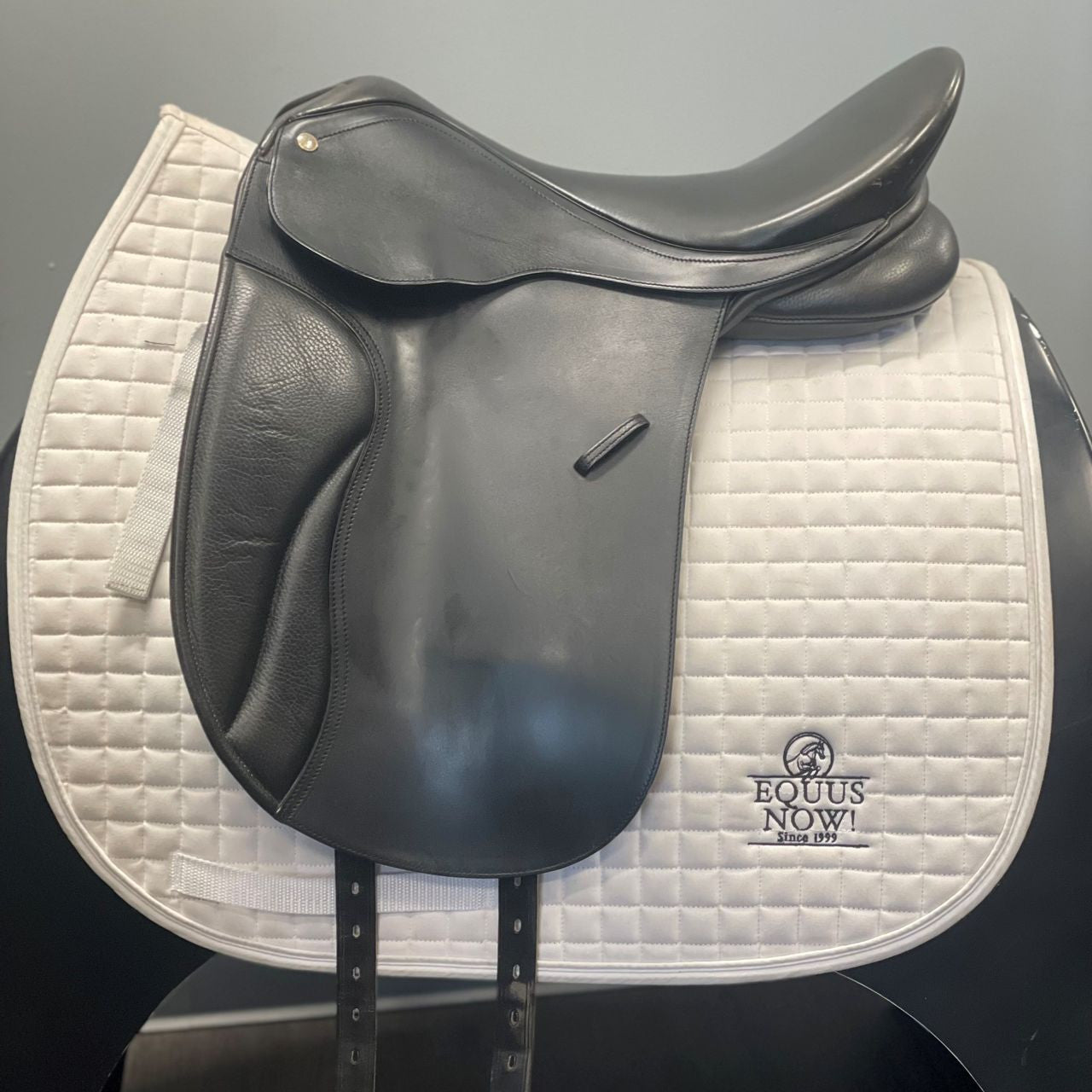 Used Collegiate Ruiz Diaz Dressage Saddle 18" Medium Wide Tree - sku to order - 4002948