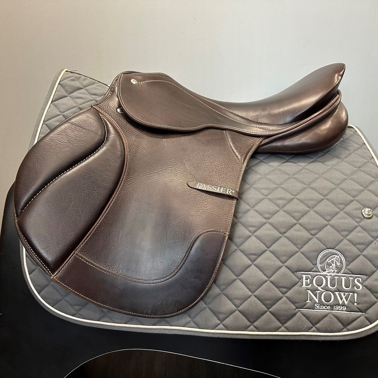 Used Passier Arktur Jump Saddle 17.5" Medium Wide Tree - sku to order - 4002949