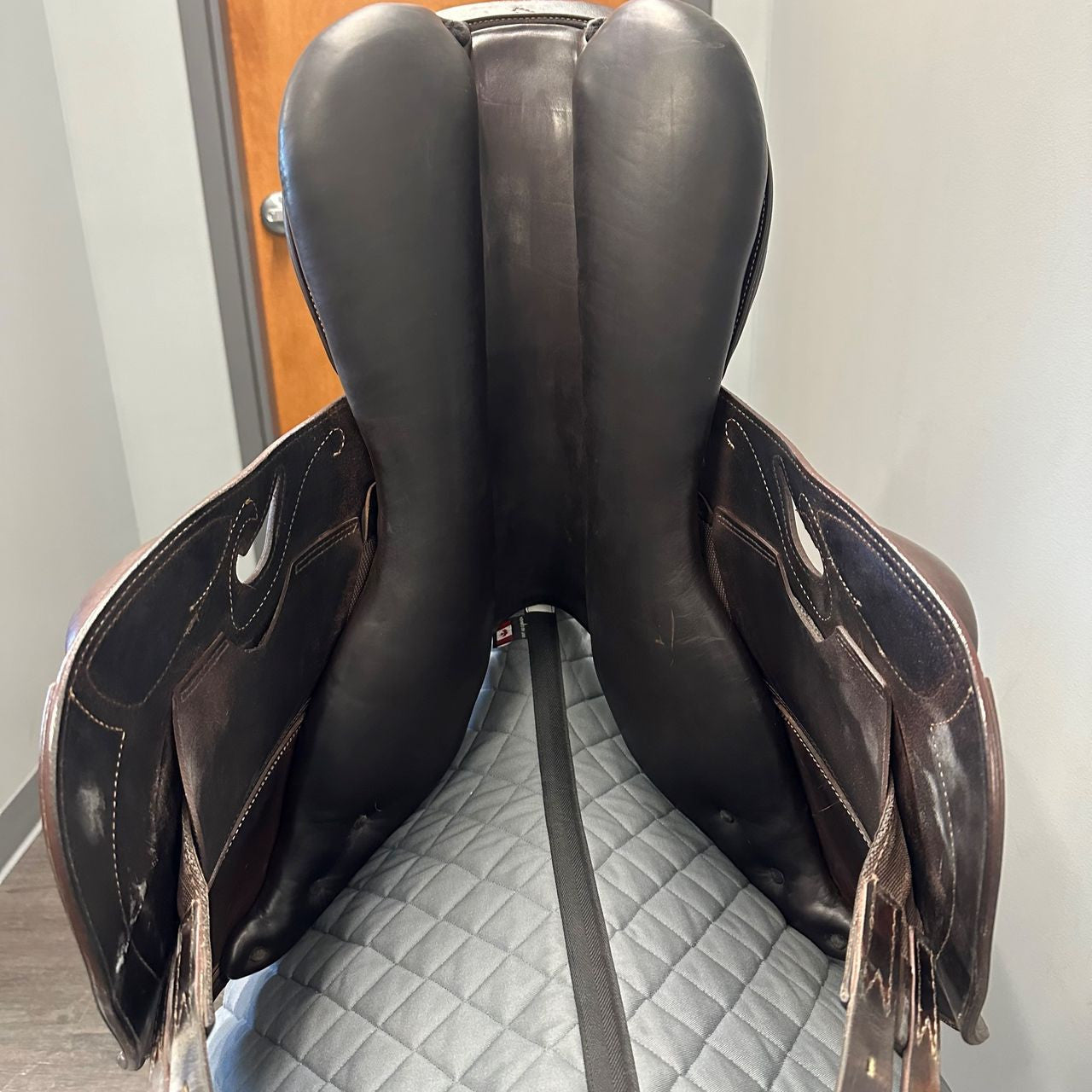 Used Prestige Passion K Jump Saddle 18" Medium Wide Tree - sku to order - 4002956