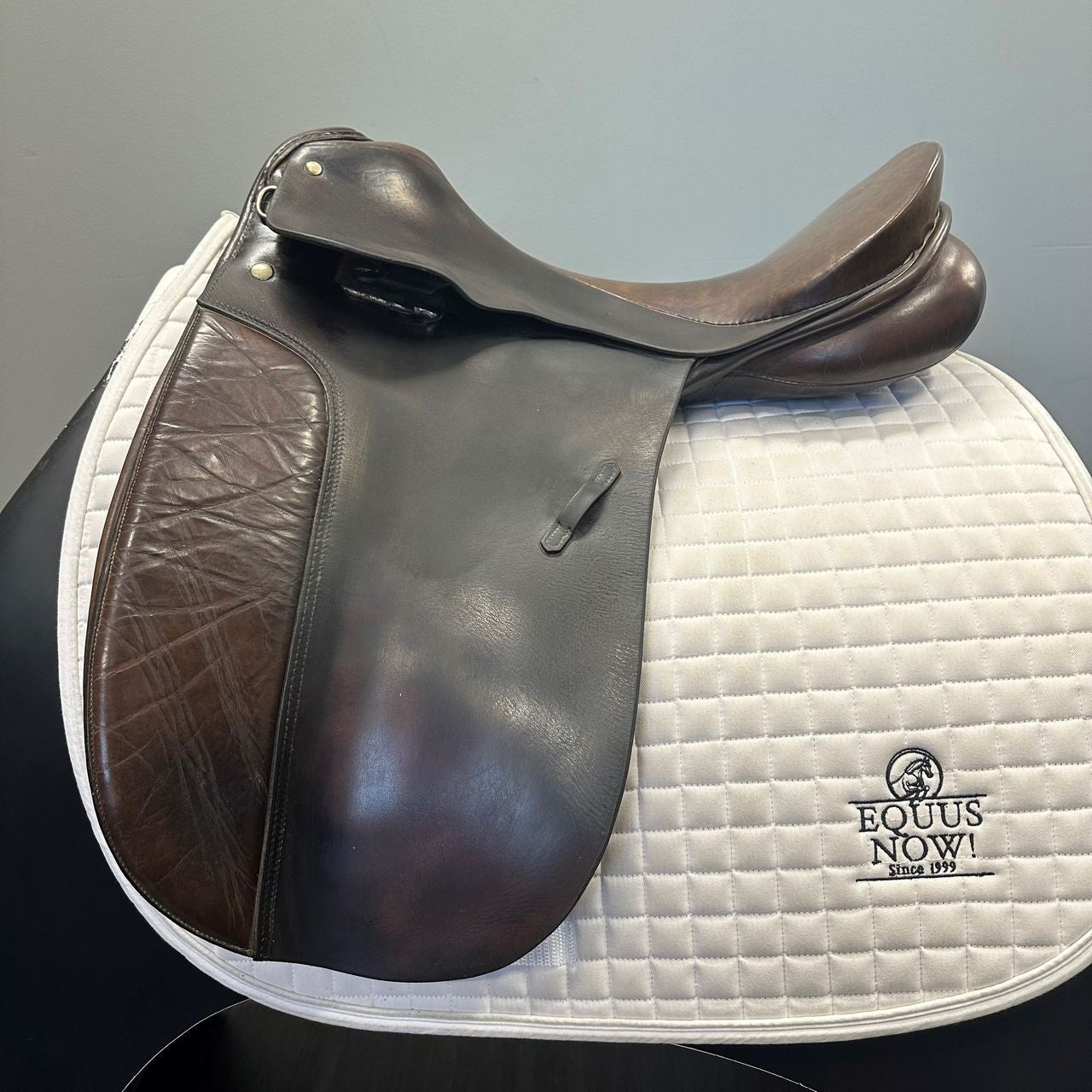 Used Max Hopfner Original Federbaum Dressage Saddle 18" Medium Tree - sku to order - 4002958