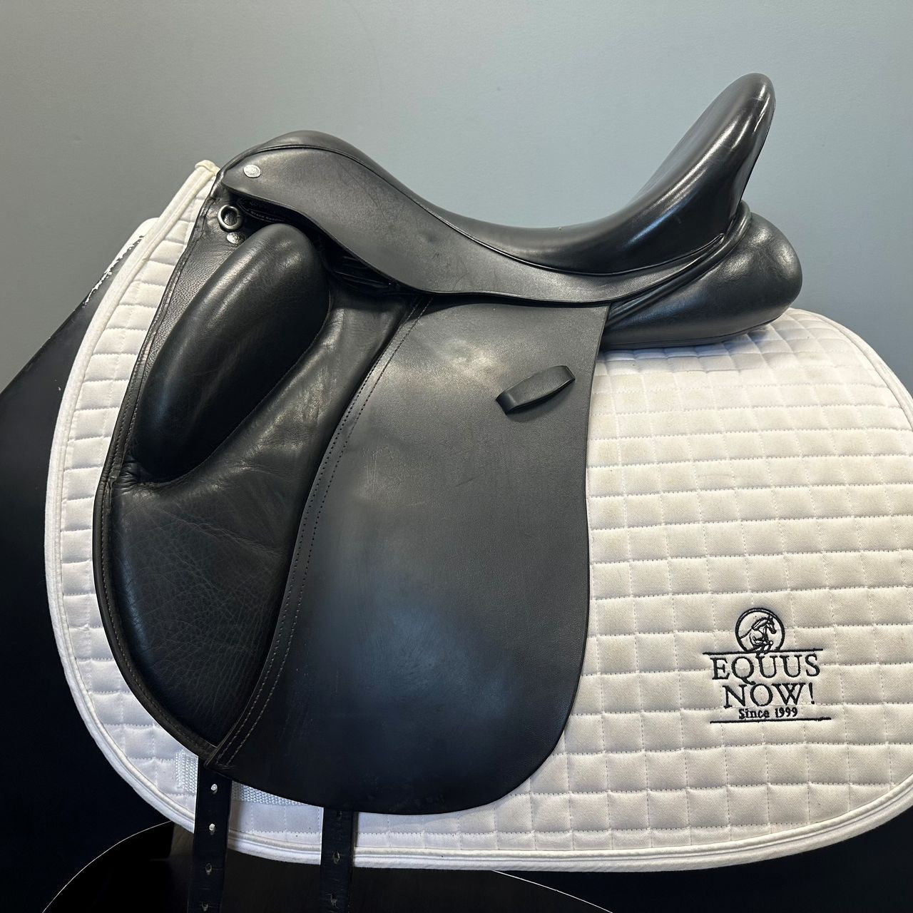 Used Custom Saddlery Wolfgang Signature Solo 17.5" Medium Wide Tree - sku to order - 4002960