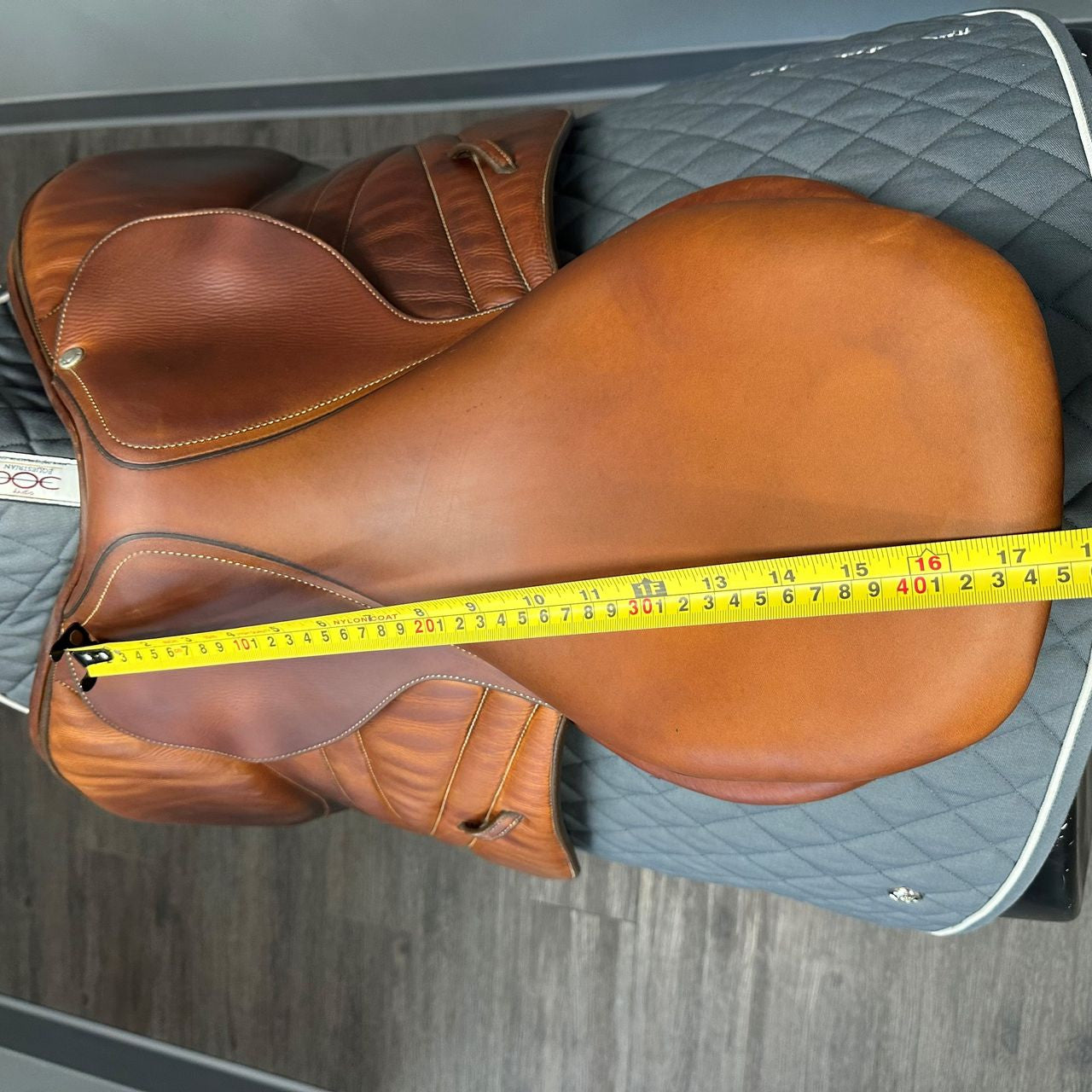 Used Butet Saumur Jump Saddle 17.5" Medium Tree - sku to order - 4002961