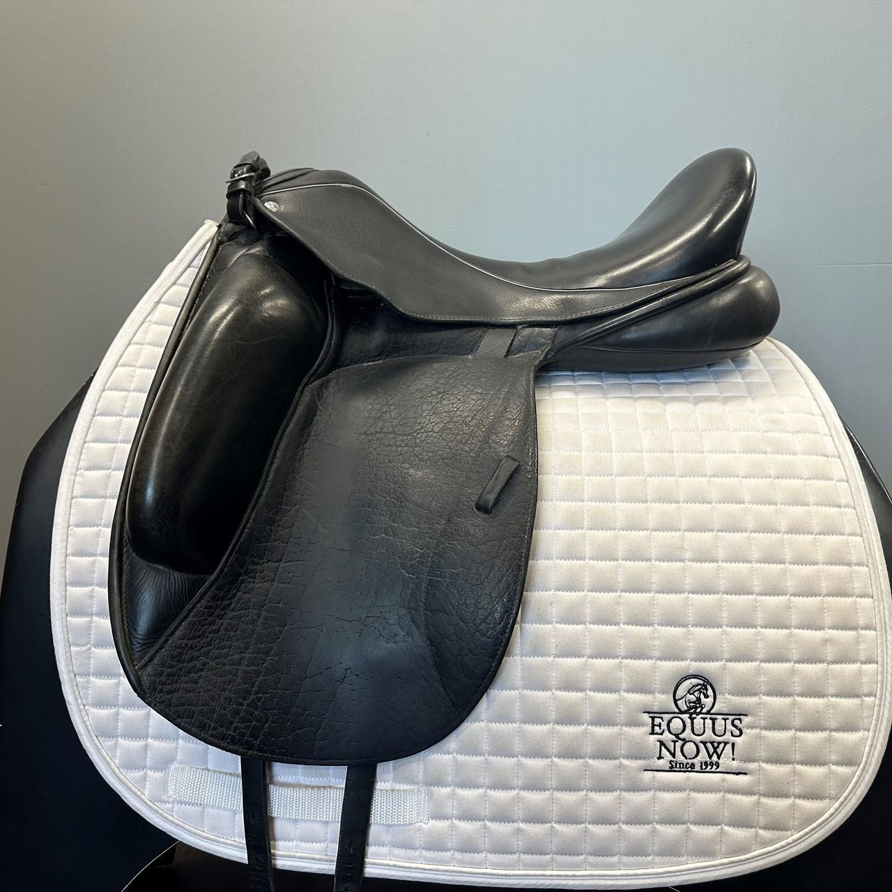 Used Custom Saddlery Icon Star 18" - sku to order - 4002962