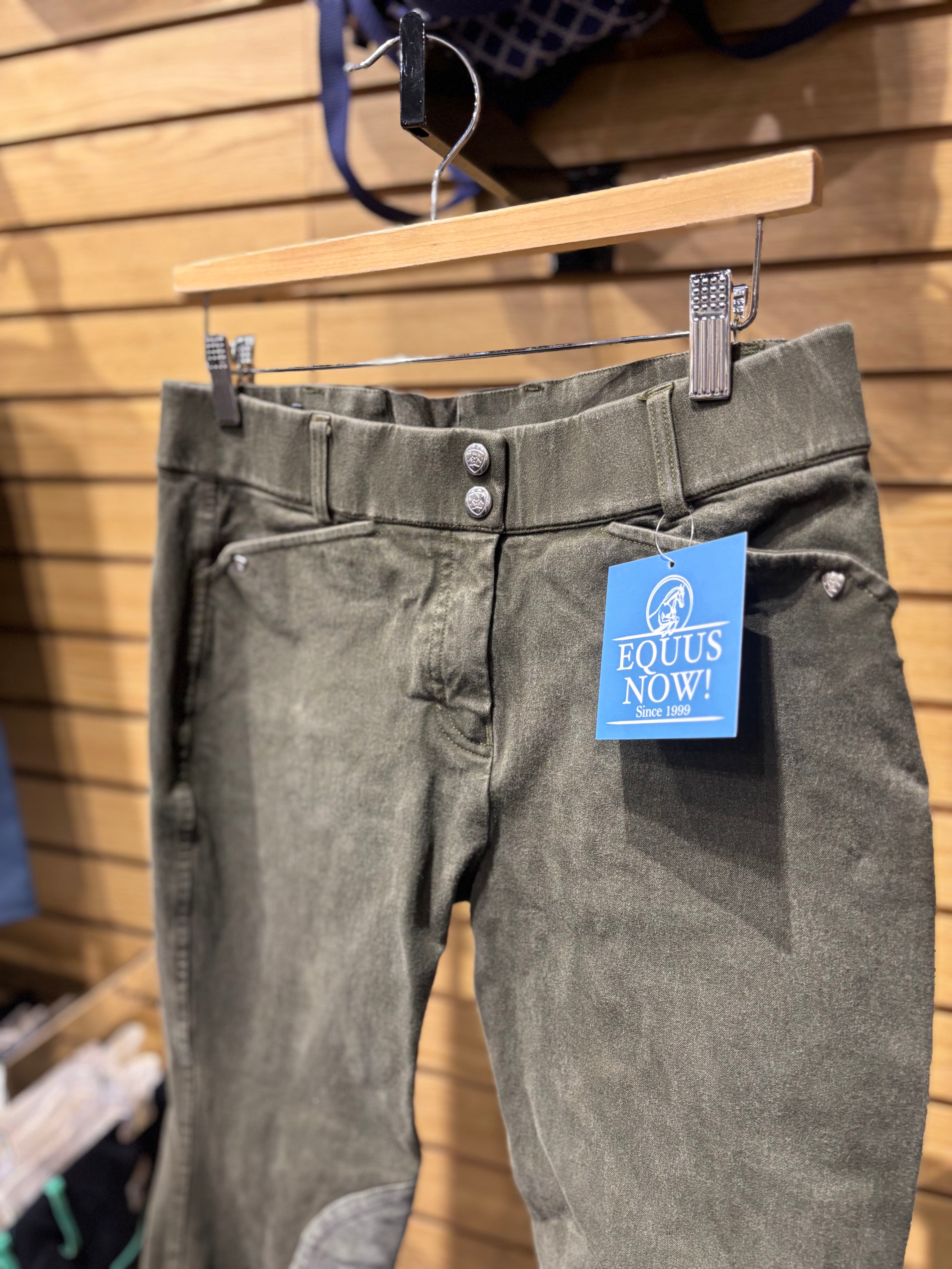 Used 32L Green Ariat Knee Patch Breeches