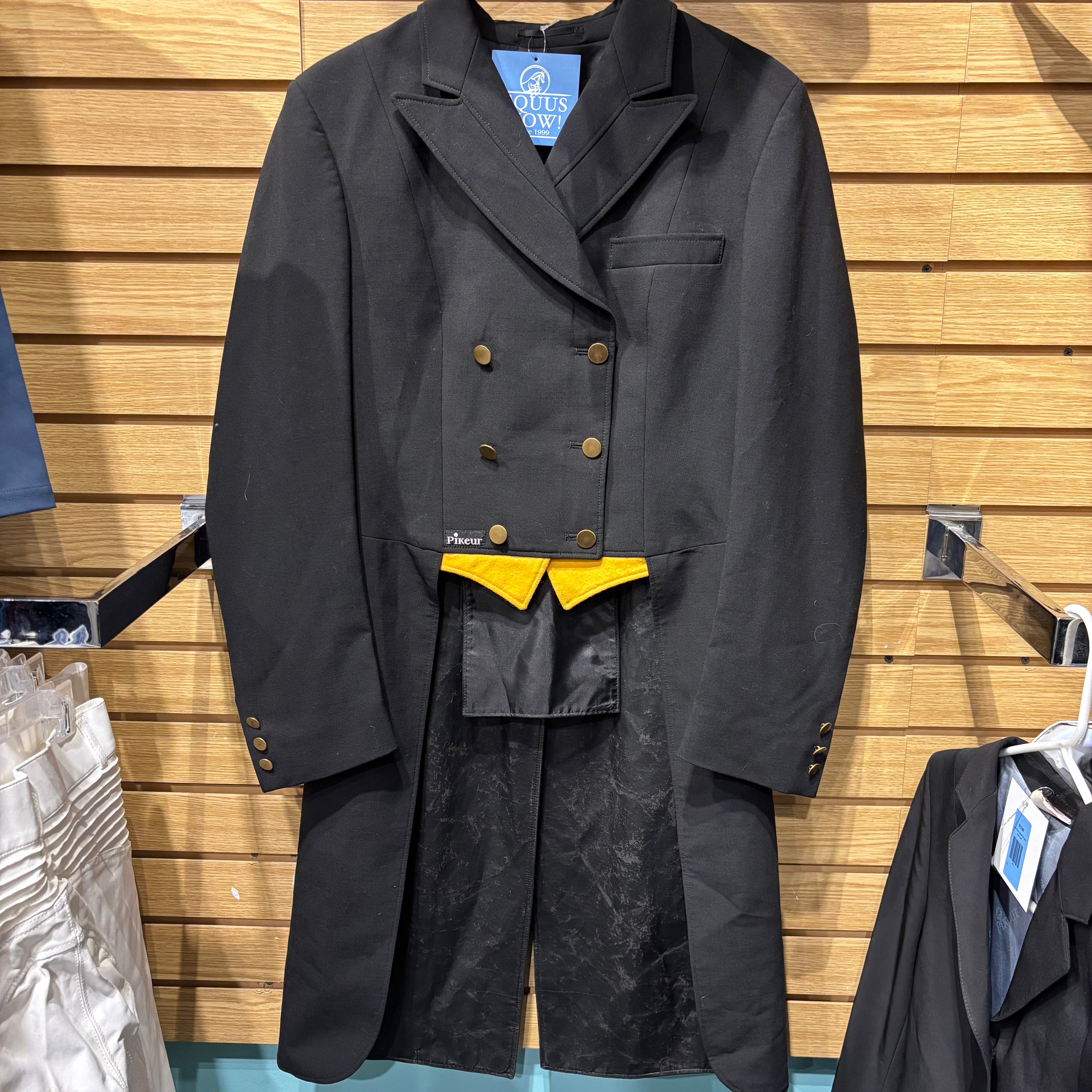 Used Pikeur 12L Black/Gold Shadbelly