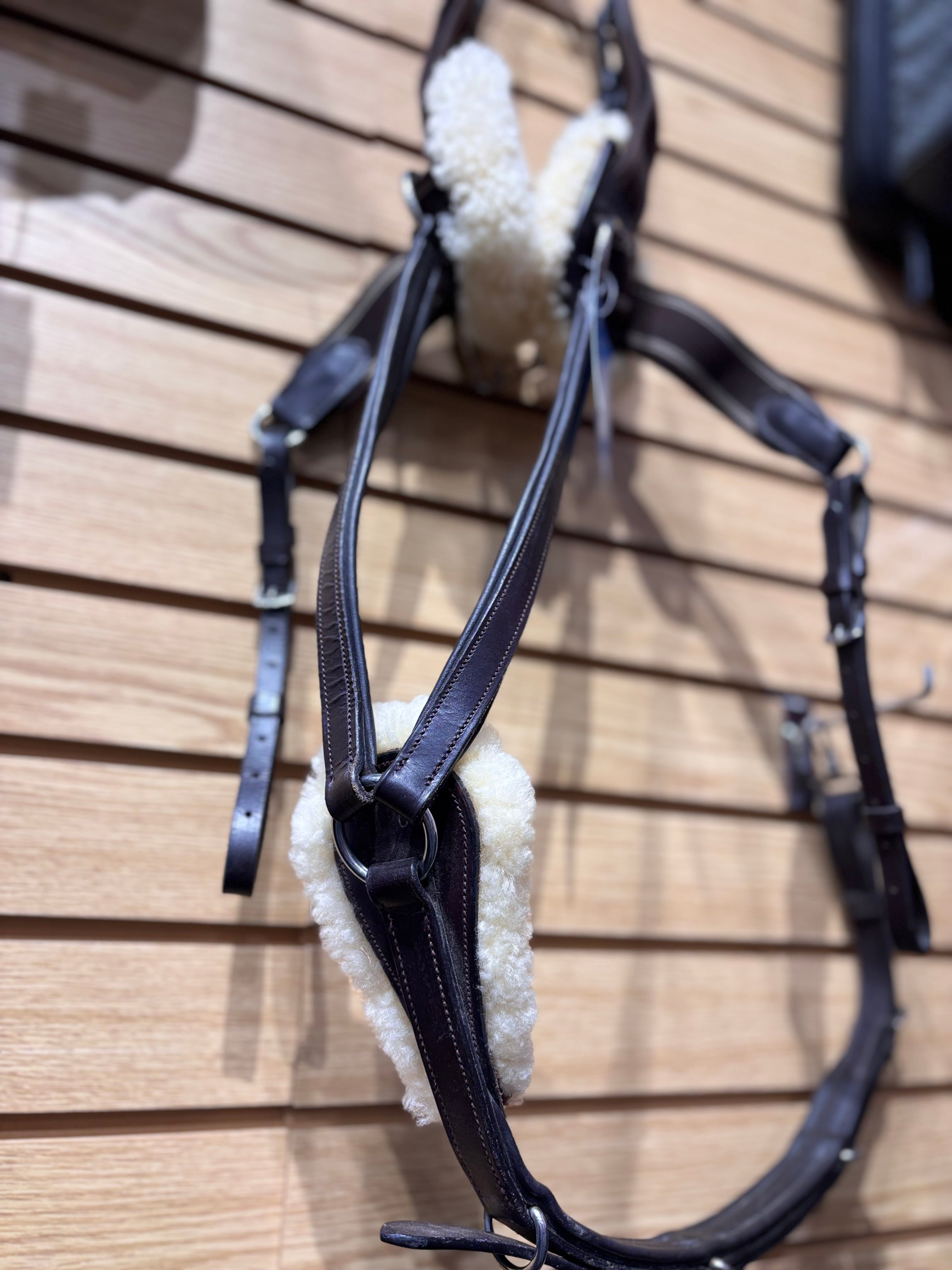 Used Avignon 5 Point Breastplate Cob Brown