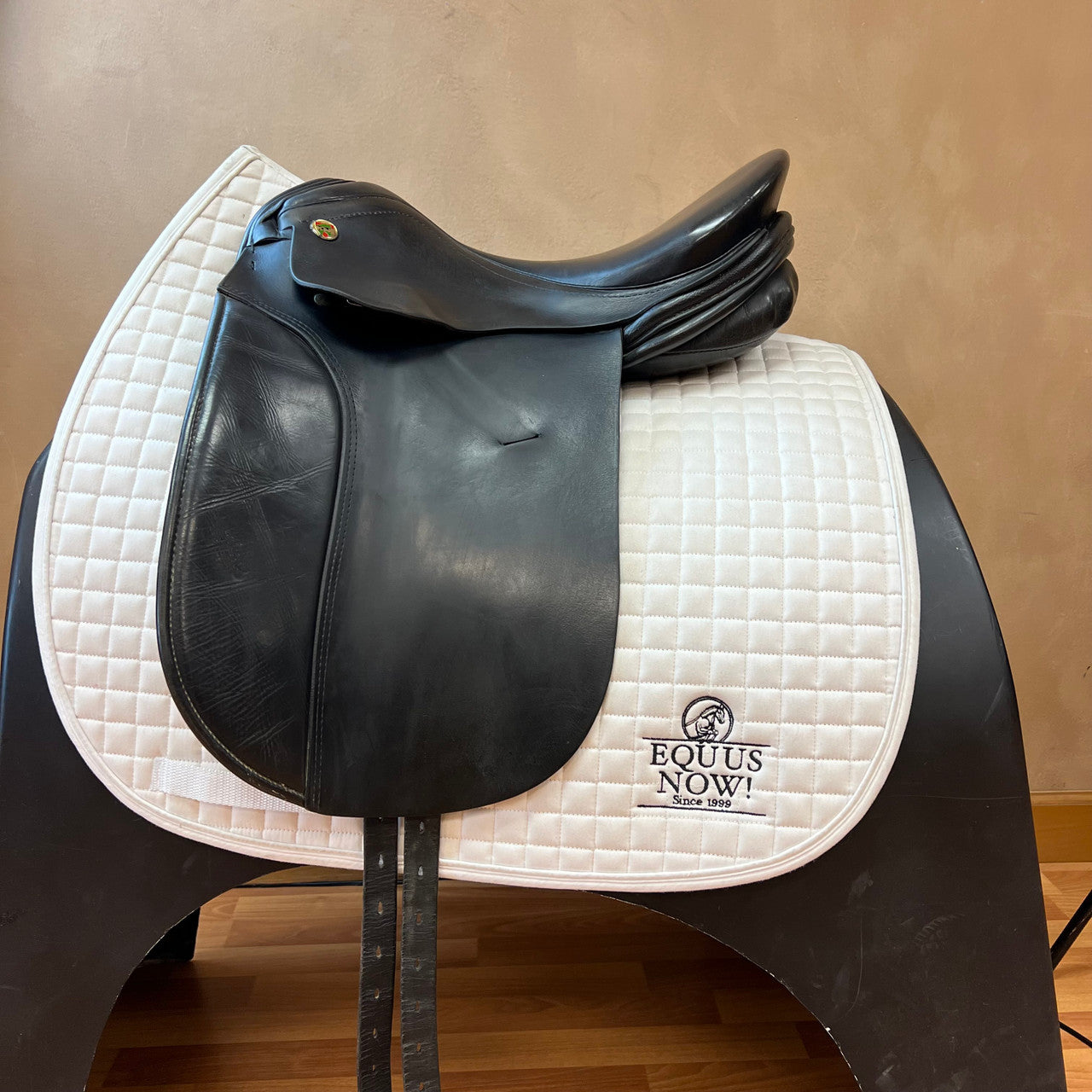 Used Niedersuss Symphonie Dressage Saddle 17" Medium Tree - sku to order - 5003745