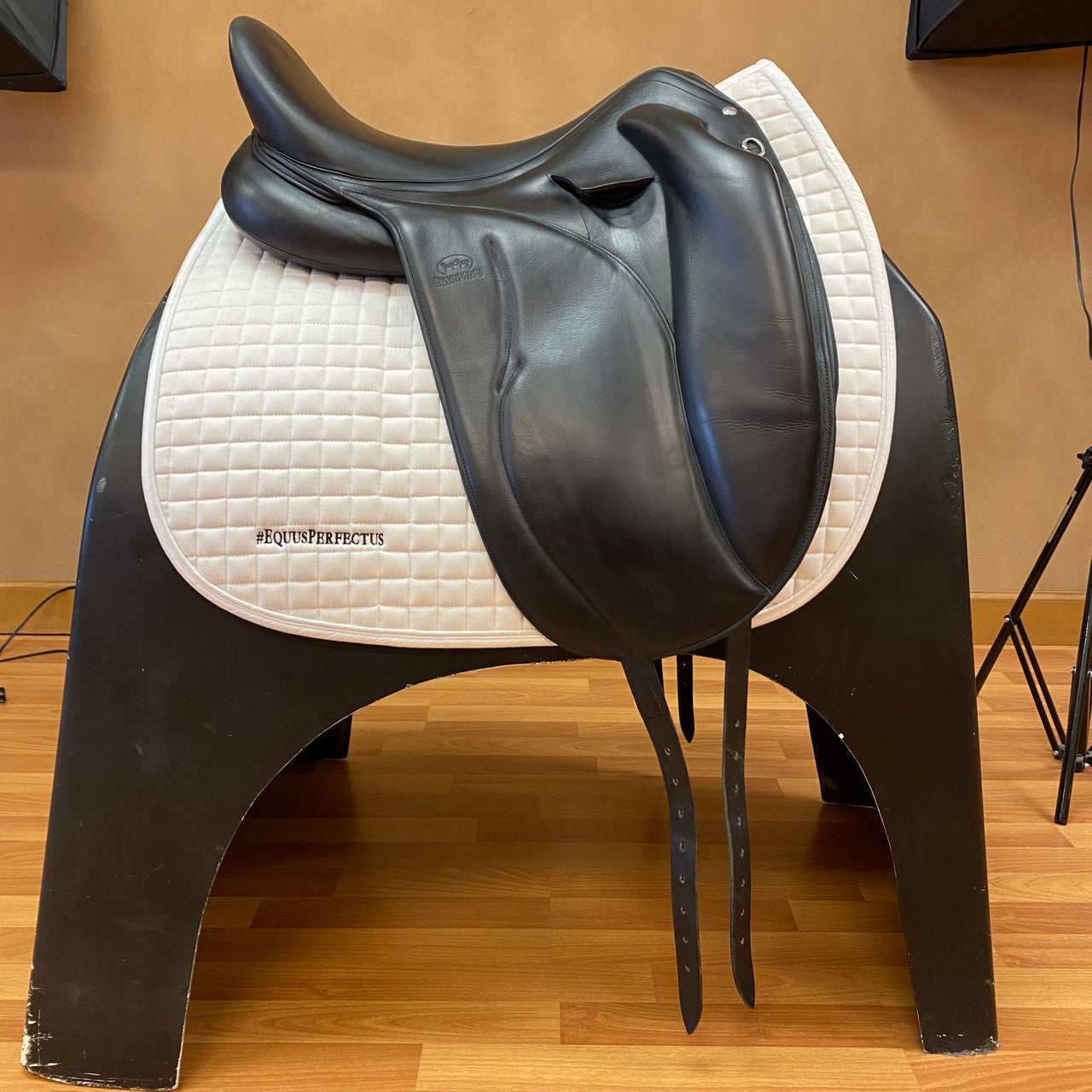 Used Devoucoux Makila Lab Dressage Saddle 18.5" Medium Tree - sku to order - 5003824