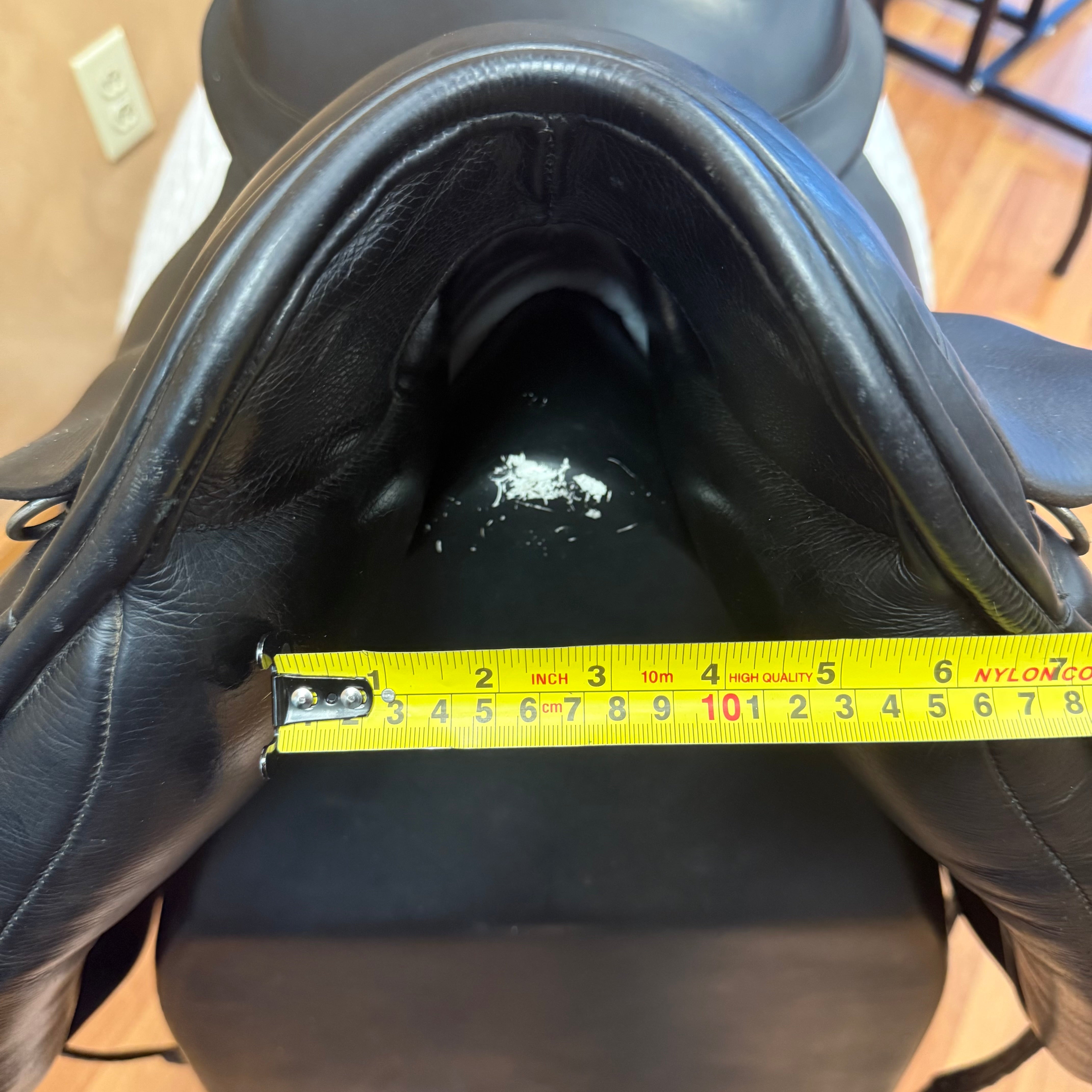 Used Trilogy Verago Elite Dressage Saddle 18" Medium Wide Tree