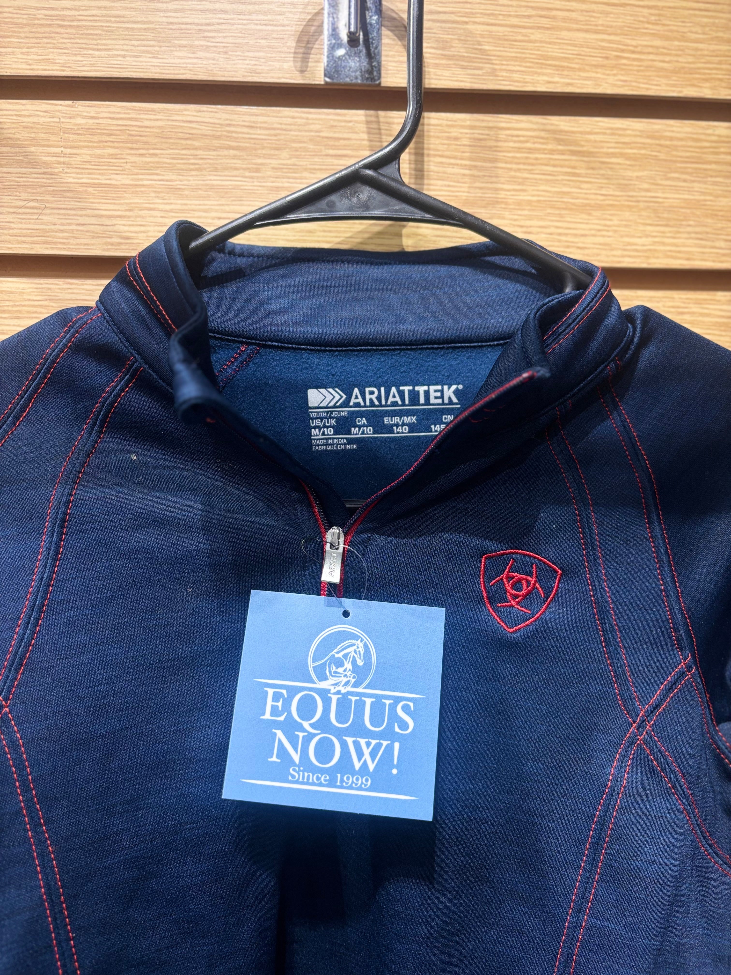 Used Youth Medium Navy AriatTek Winter 1/4 Zip
