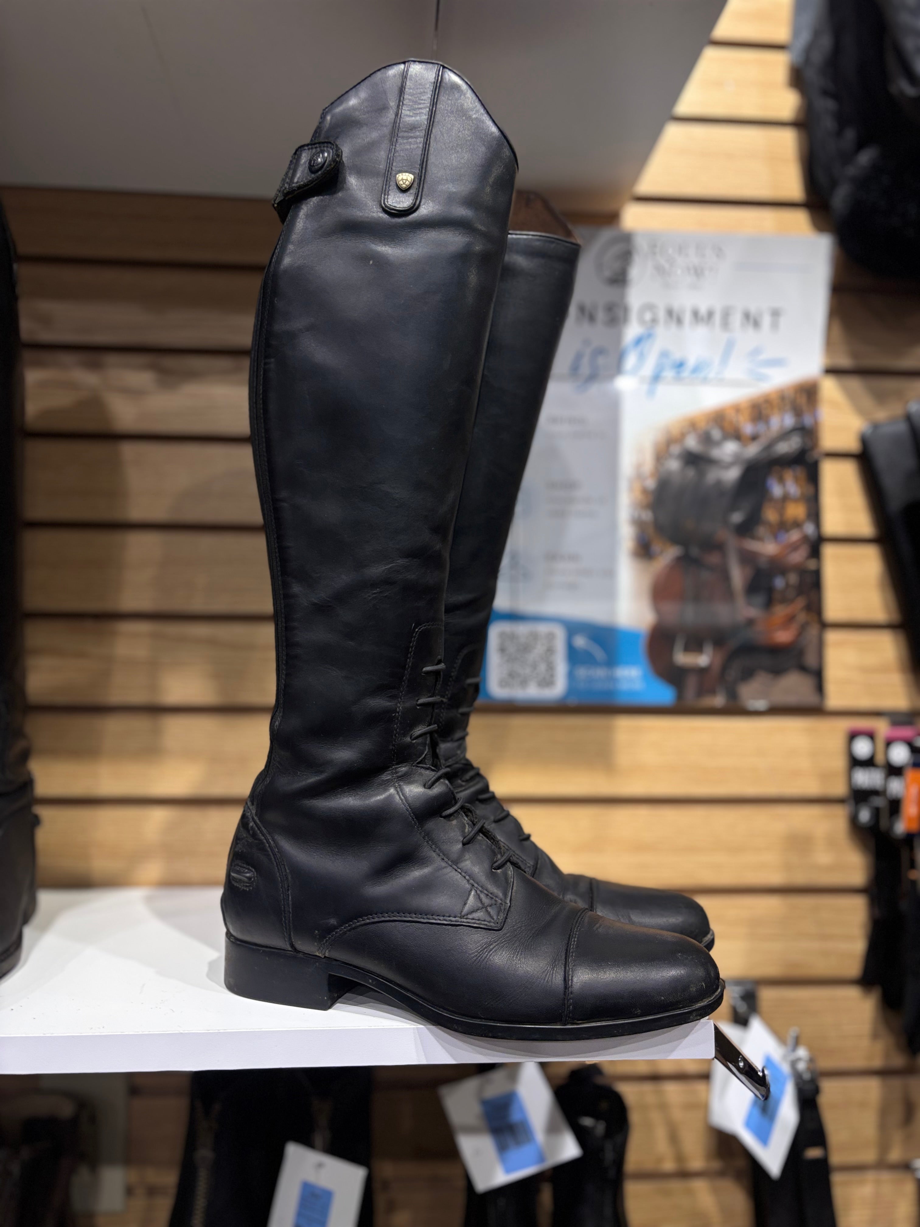 Used 9B Short/Slim Black Ariat Field Boots