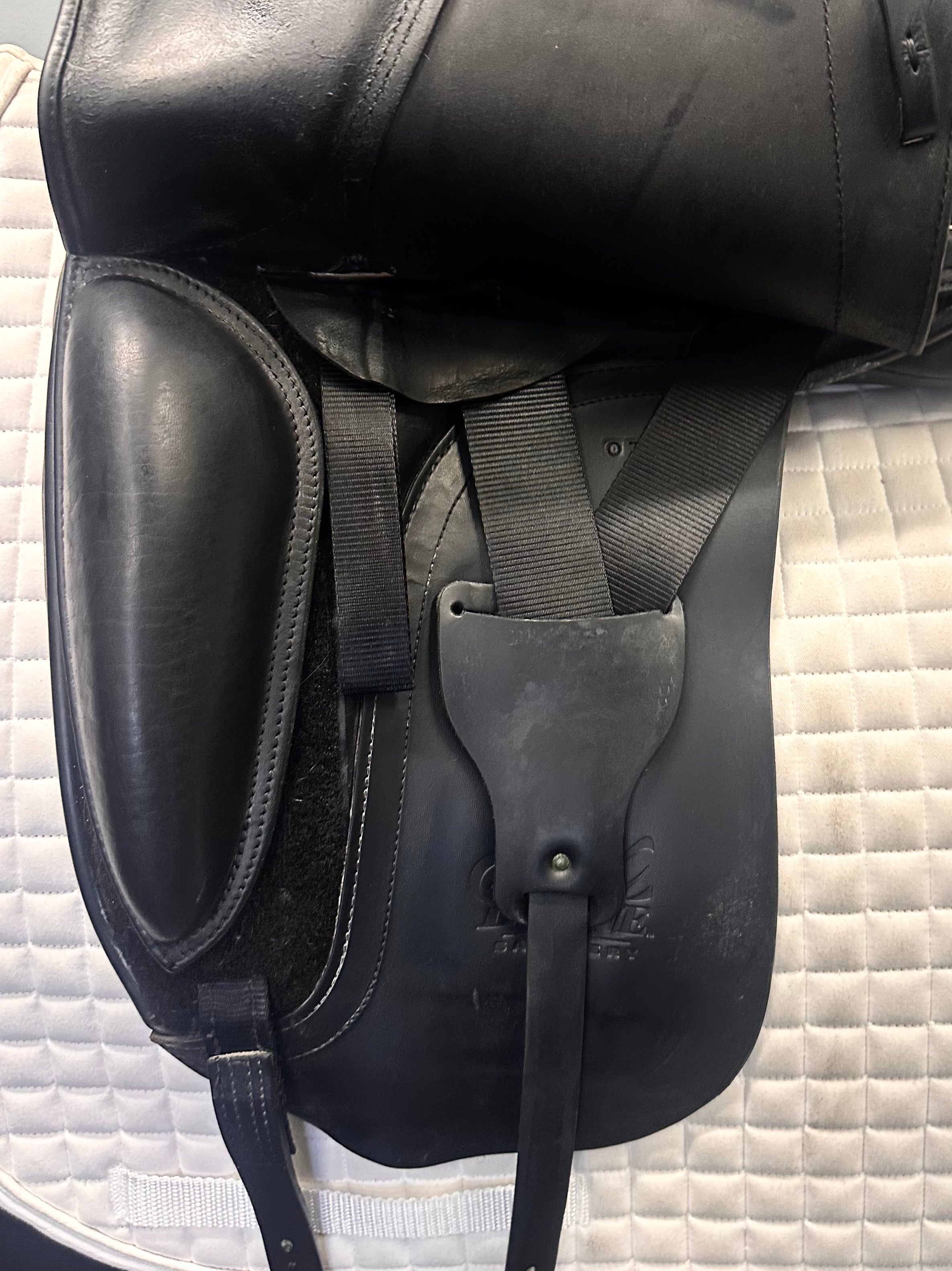 Used Borne Rebalance Dressage Saddle 17.5" Wide Tree