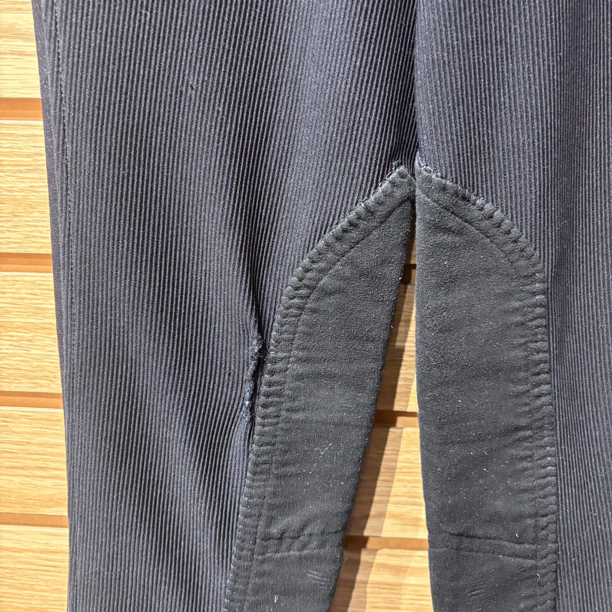 Used 24 Black Ribbed Knee Patch Breeches