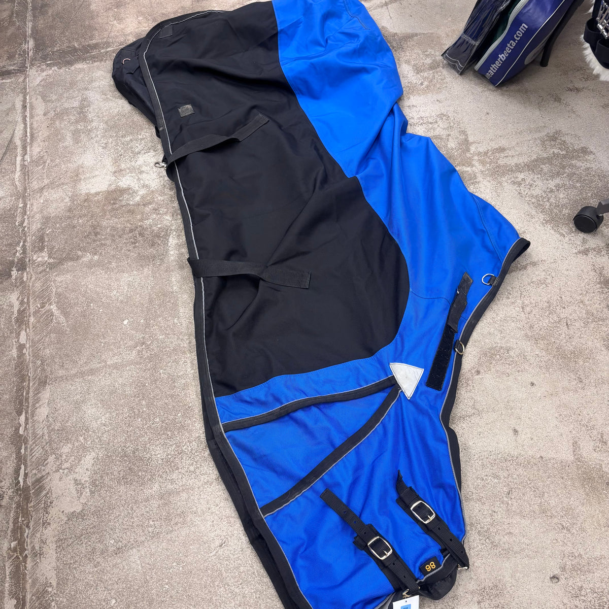 Used 86 Royal blue Turnout Sheet
