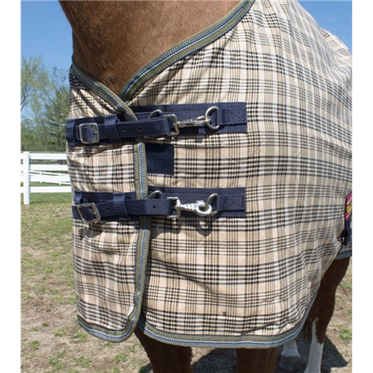 Baker Deluxe Stable Blanket - supporting