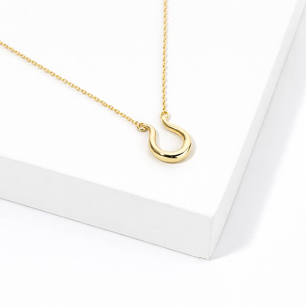 LUCK IN MOTION HORSESHOE NECKLACE