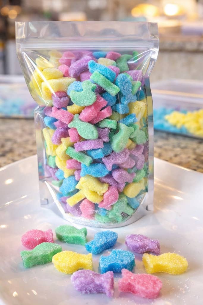 Lucky Duck Sugar Treats - Colorful Goldfish