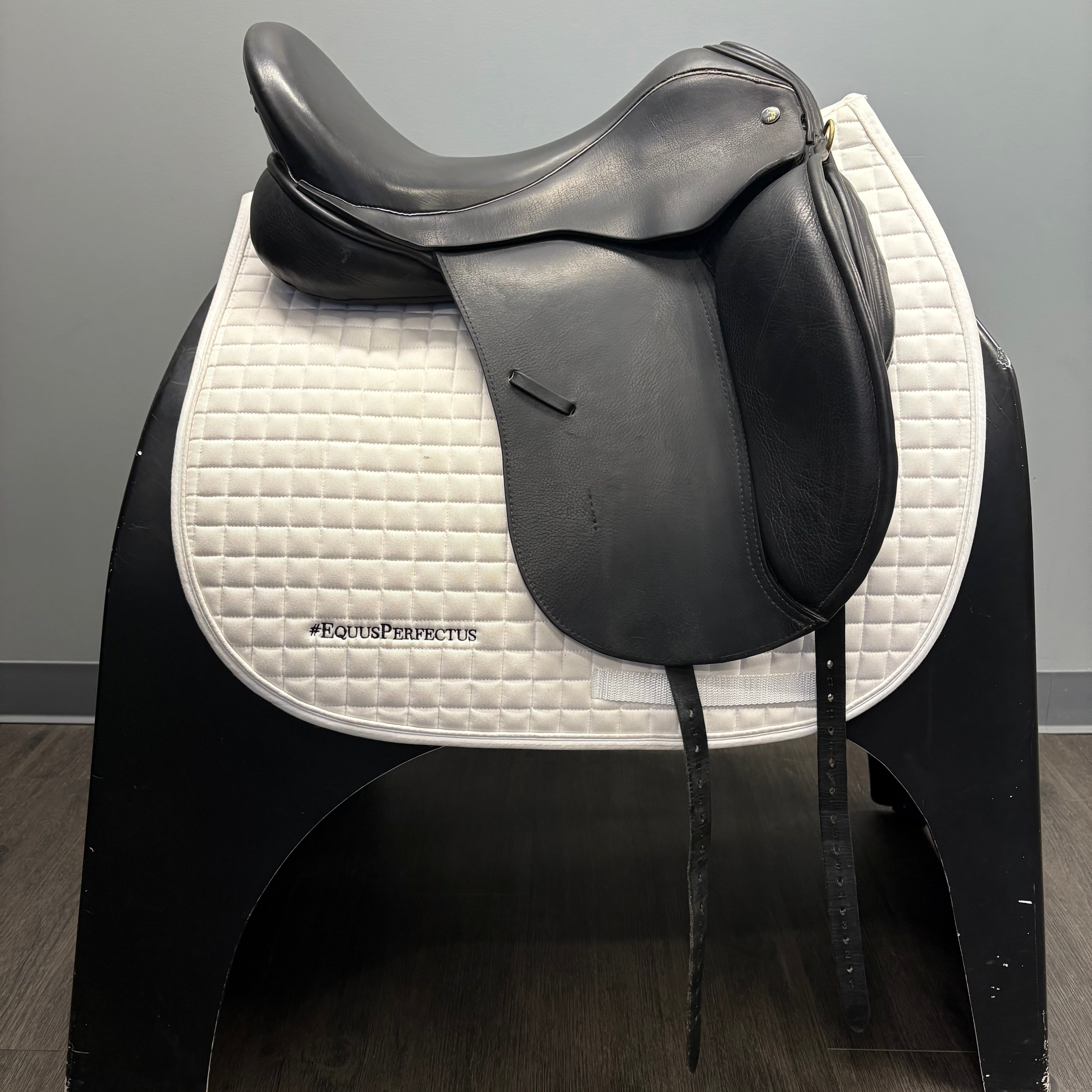 Used JRD Dressage Saddle 18" Medium Wide Tree