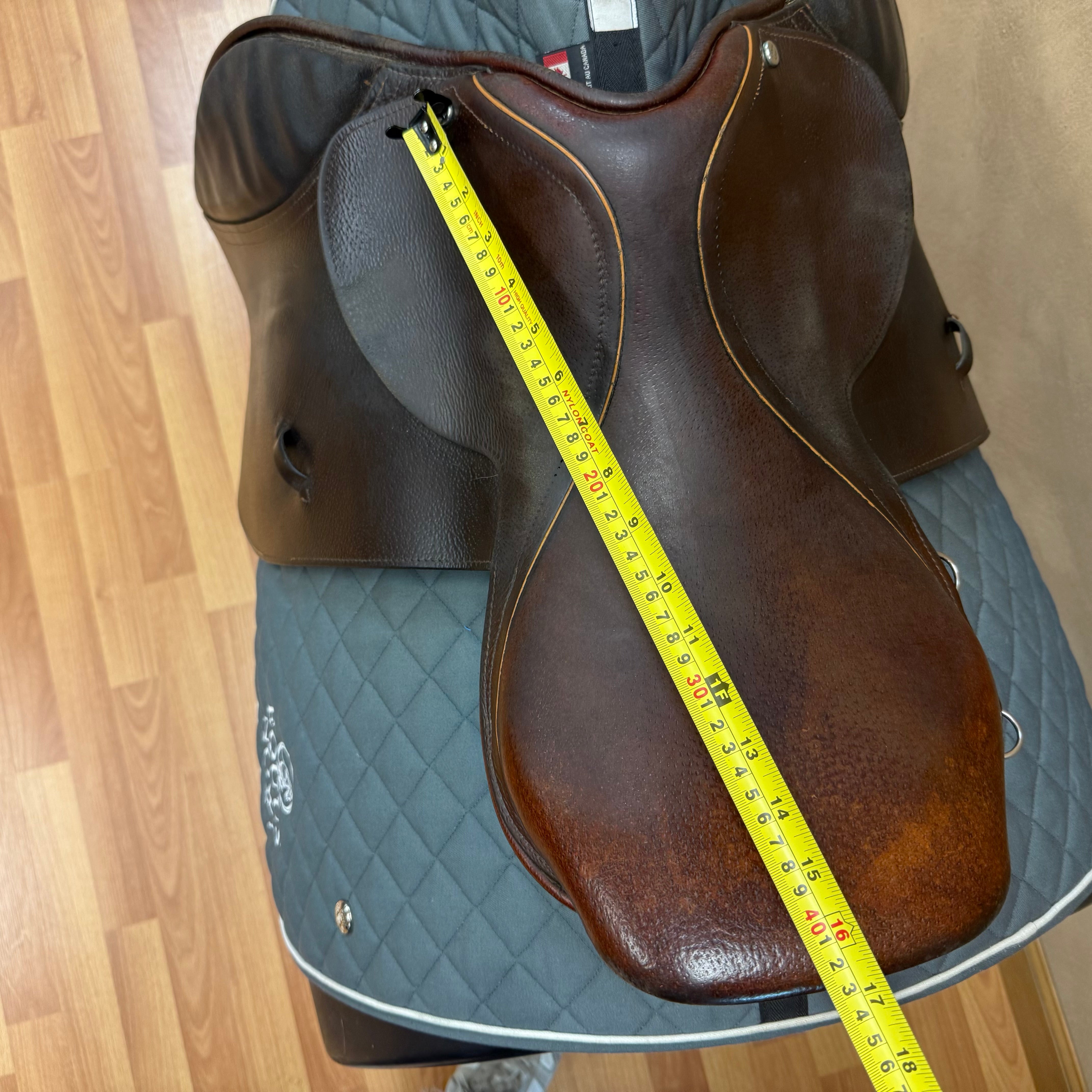 Used Beval Jump Saddle 17" Medium Tree