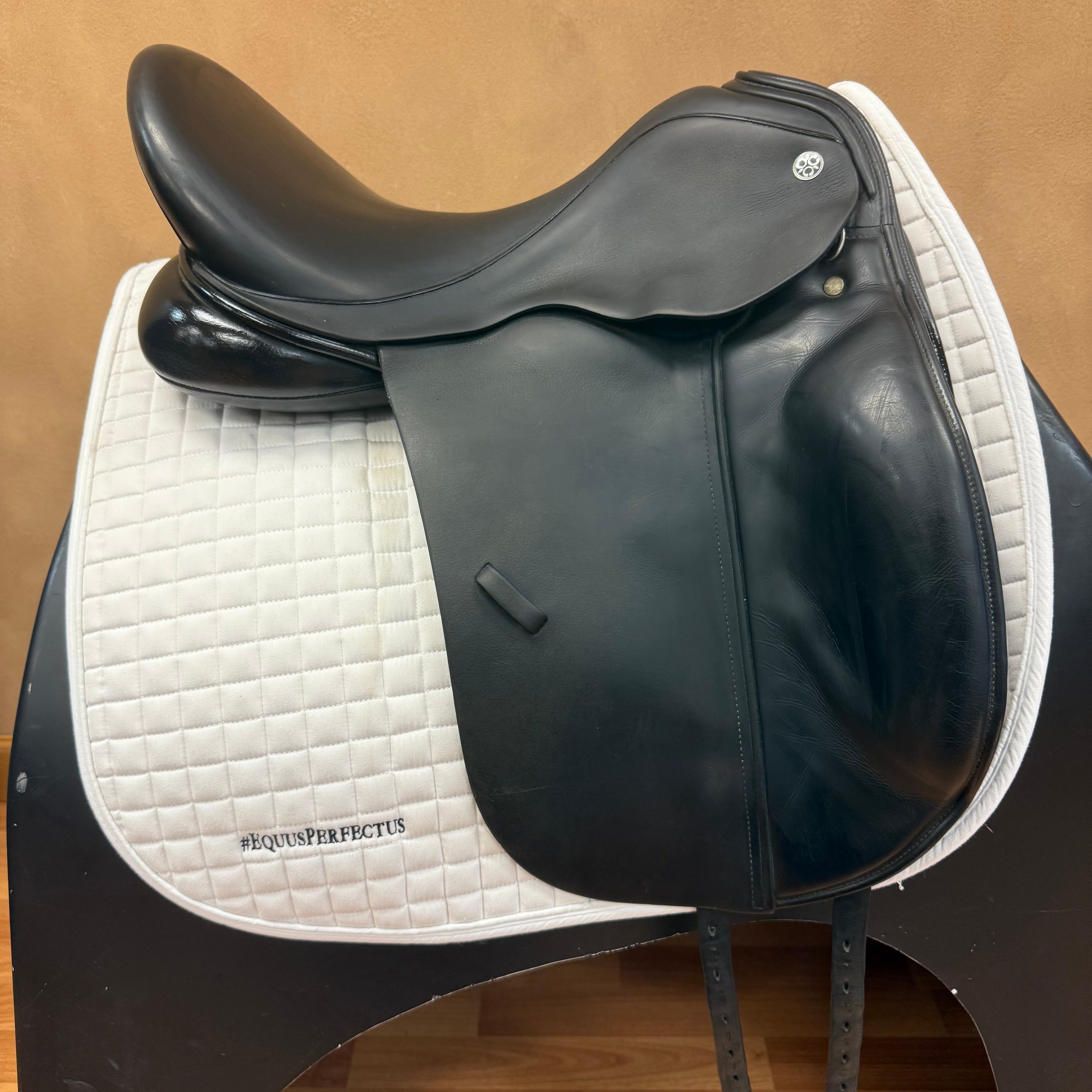 Used Trilogy Verago Elite Dressage Saddle 18" Medium Wide Tree
