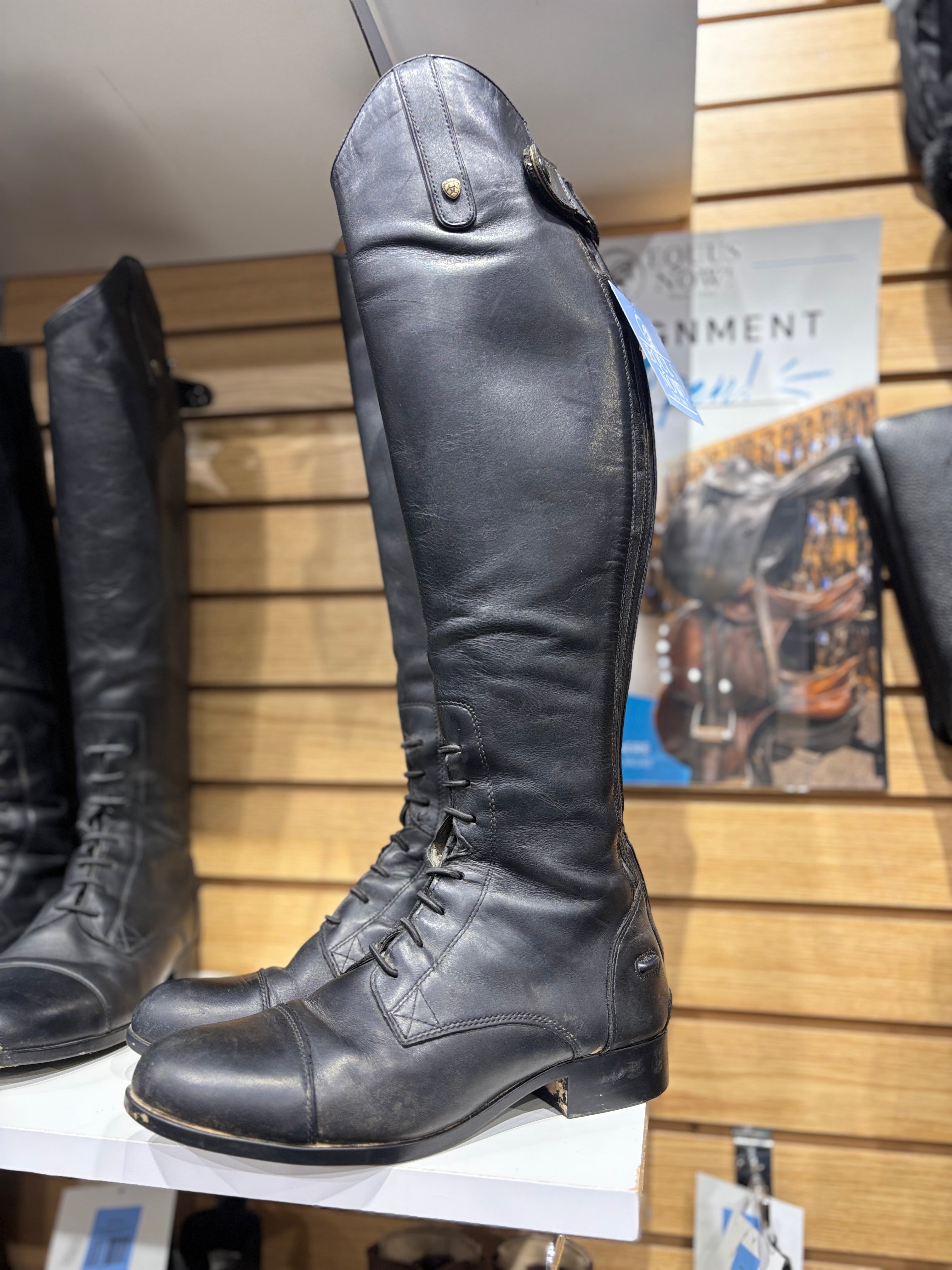 Used 9B Med/Reg Black Ariat Field Boots