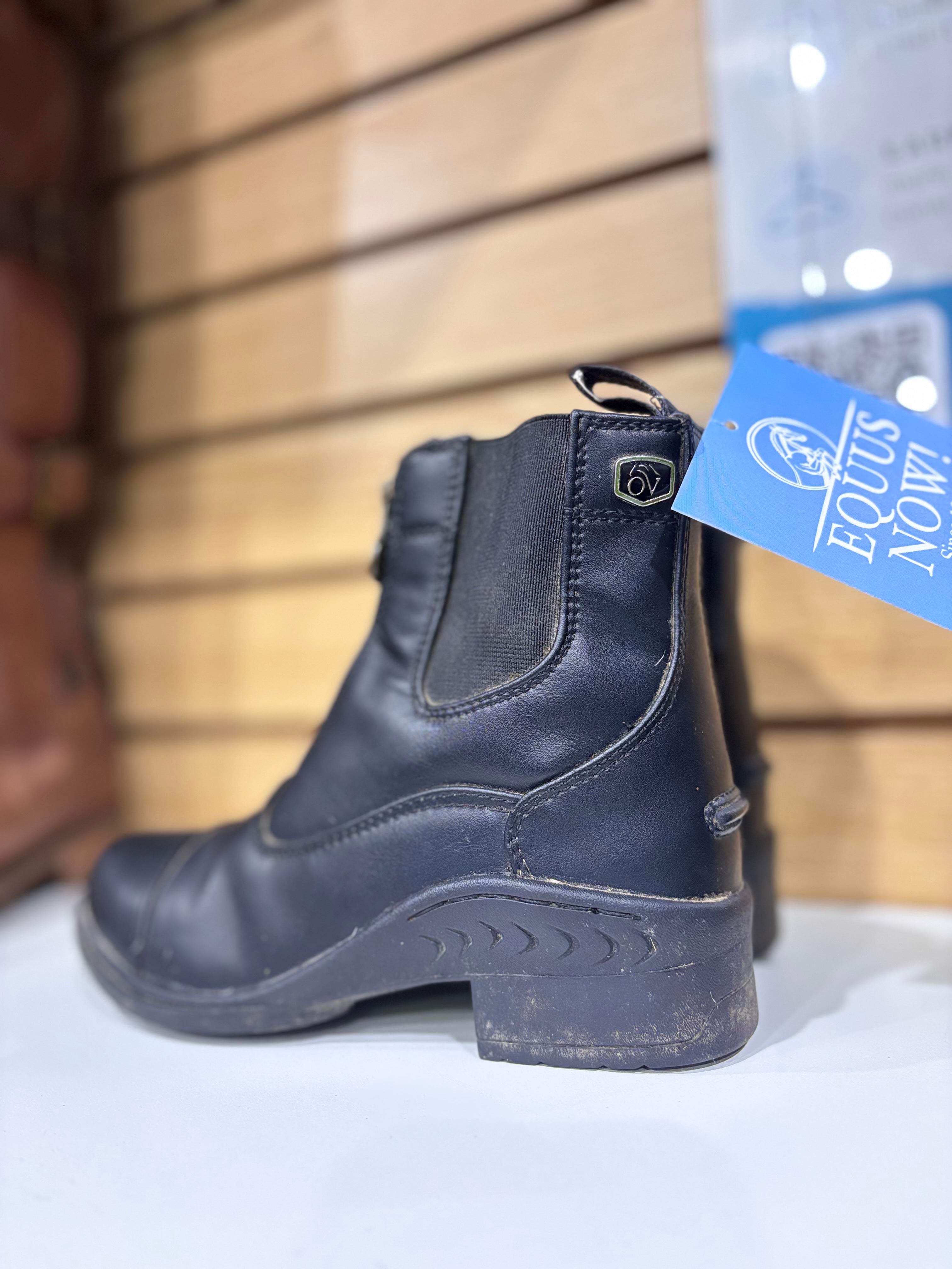 Used Ovation Childs Size 1 Black Paddock Boots