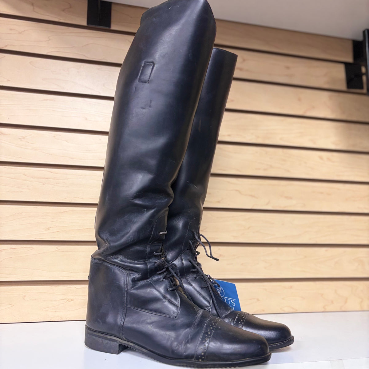 Used 9R Black Pull on Field Boot