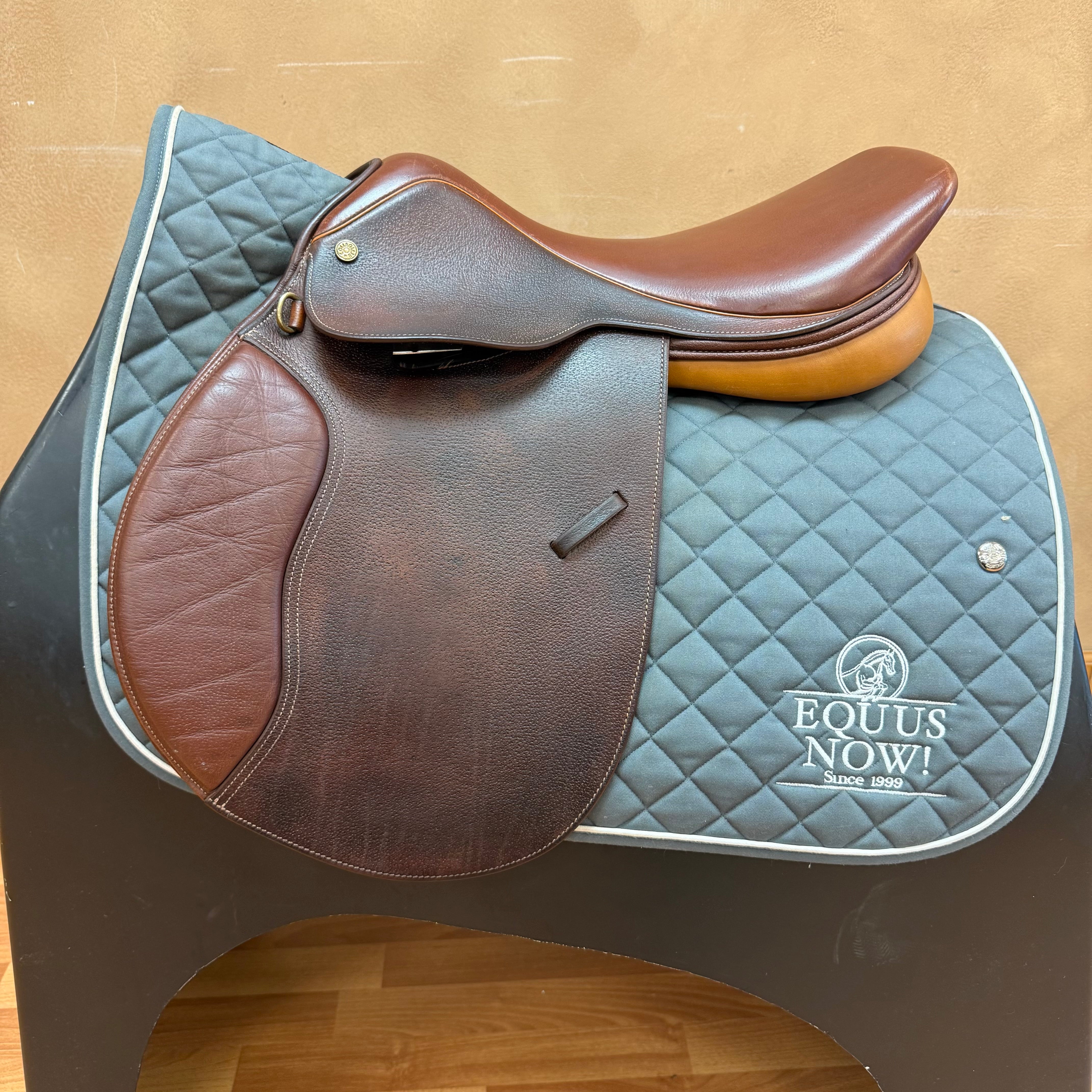 Used Collegiate Ruiz Diaz 17.5" Medium Tree