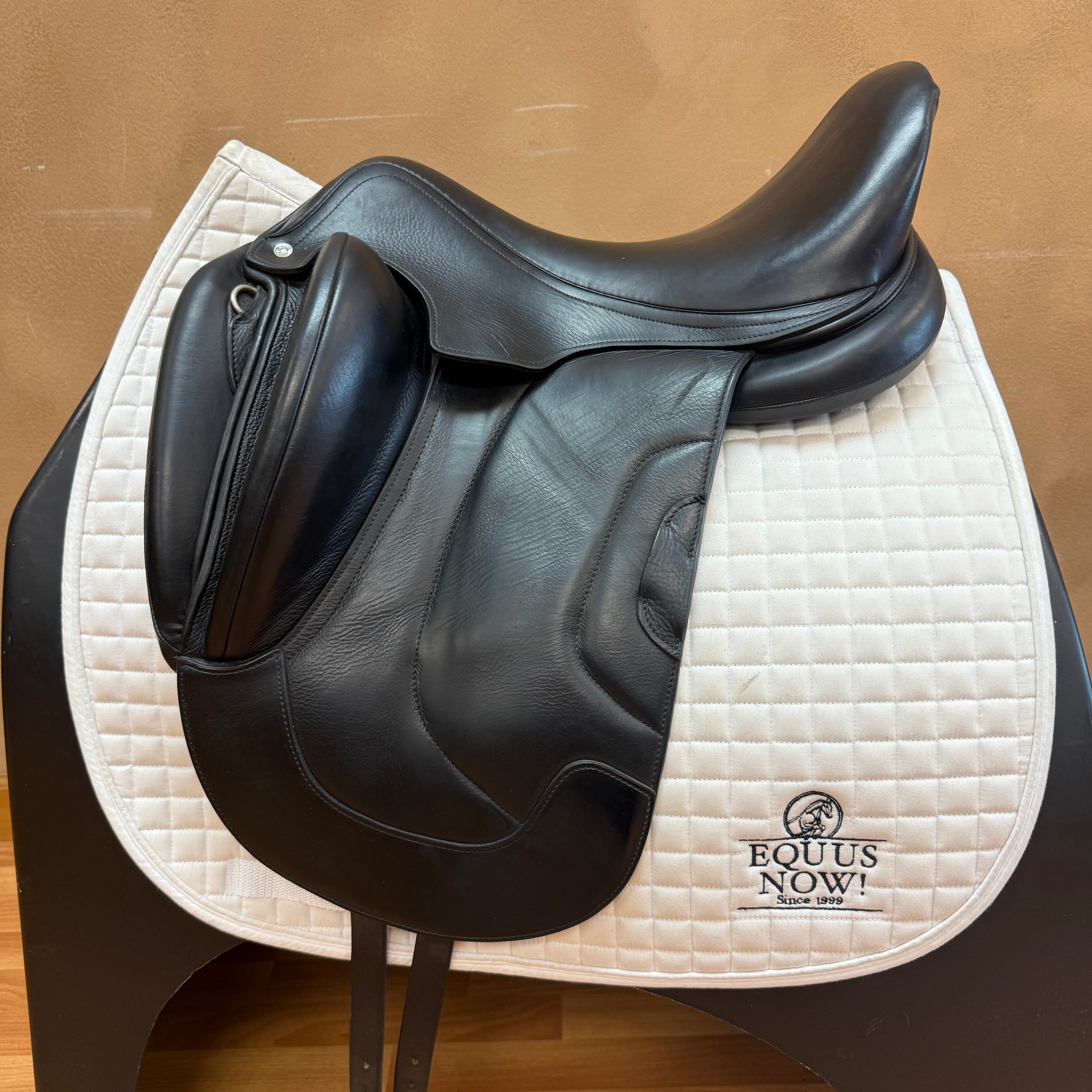 Used Antares Tempo Dressage Saddle 18" Medium Wide Tree