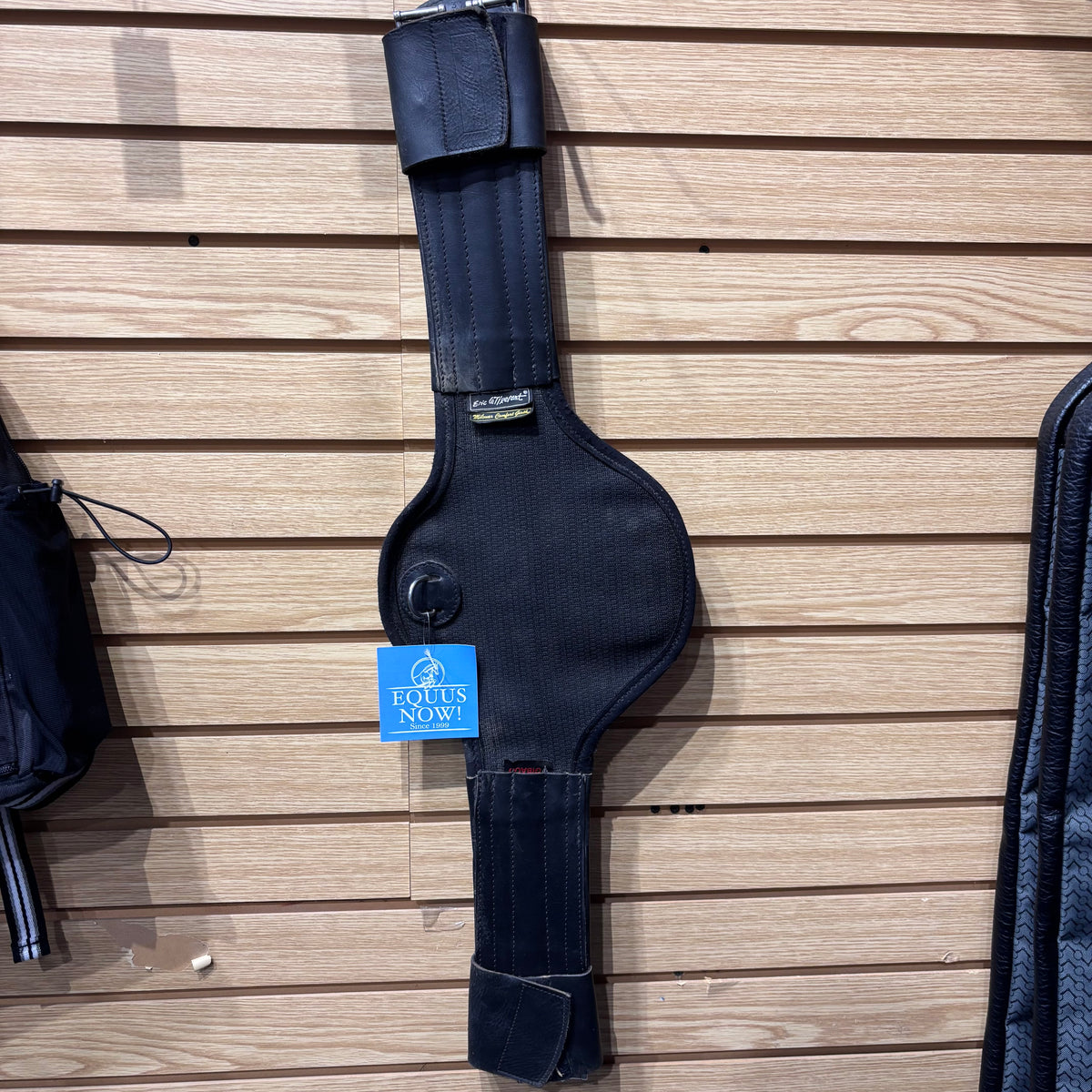 Used 32" Black Mikmar Comfort Girth