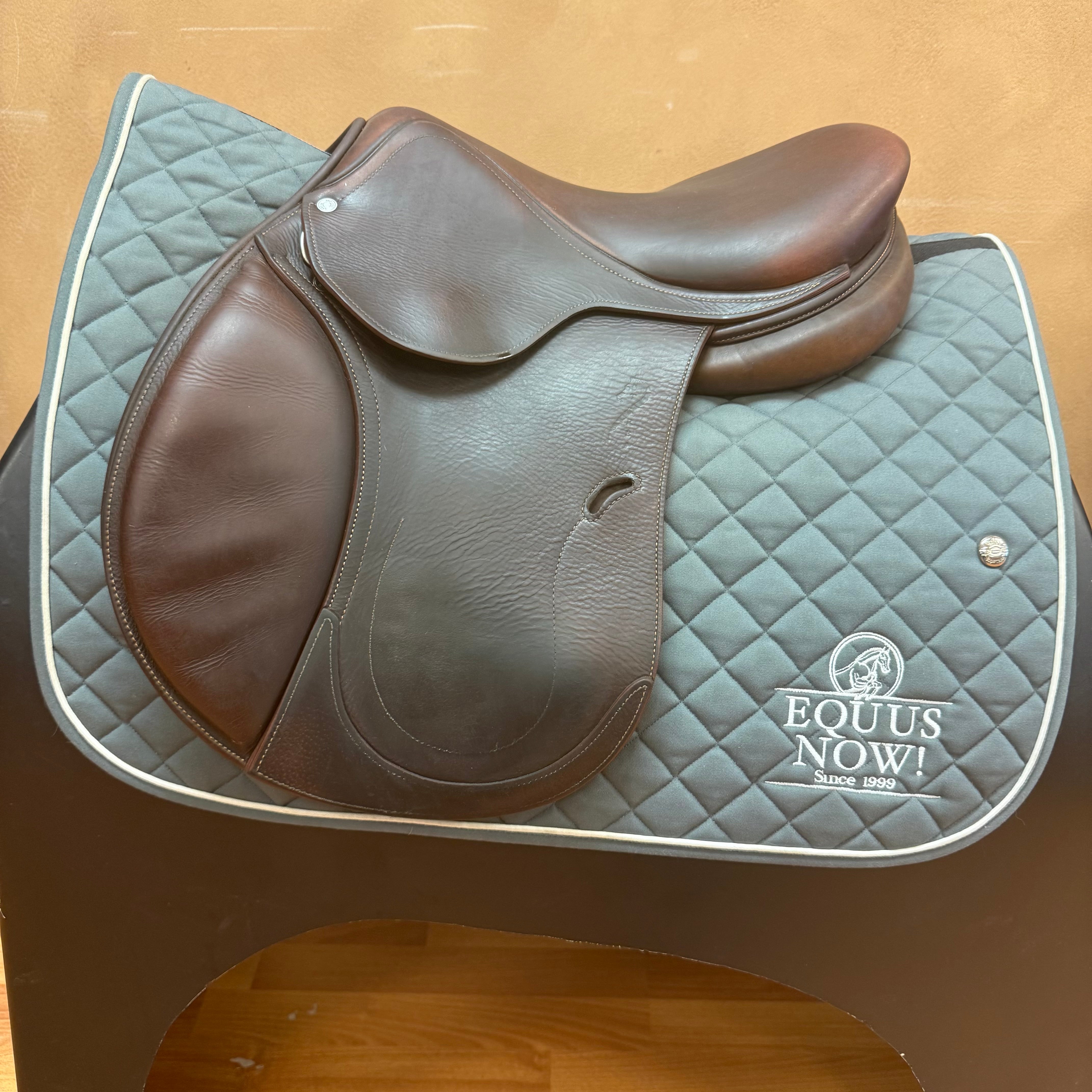 Used Antares Contact Jump Saddle 16.5" Medium Wide Tree