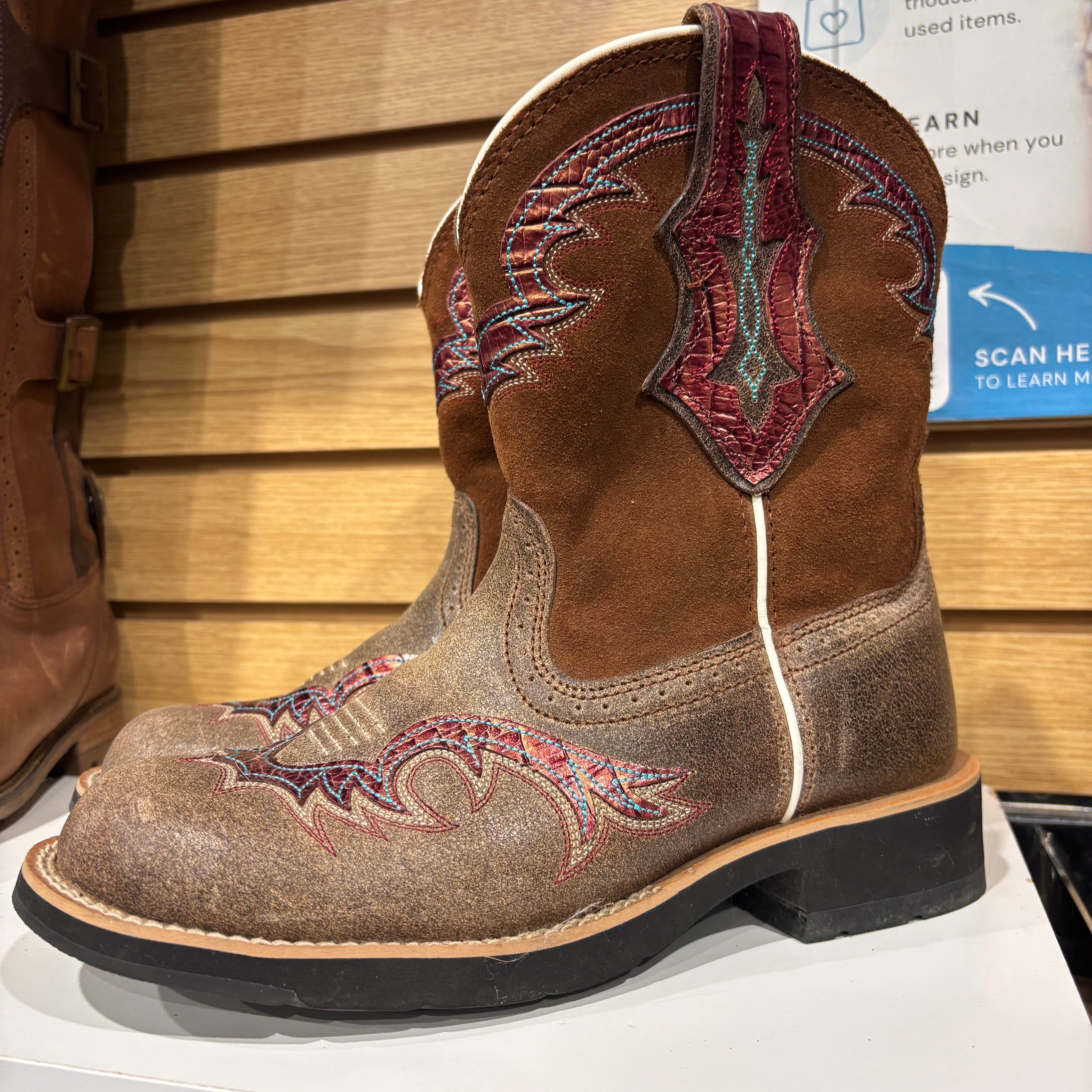 Used 8B Brown Ariat Western Boots