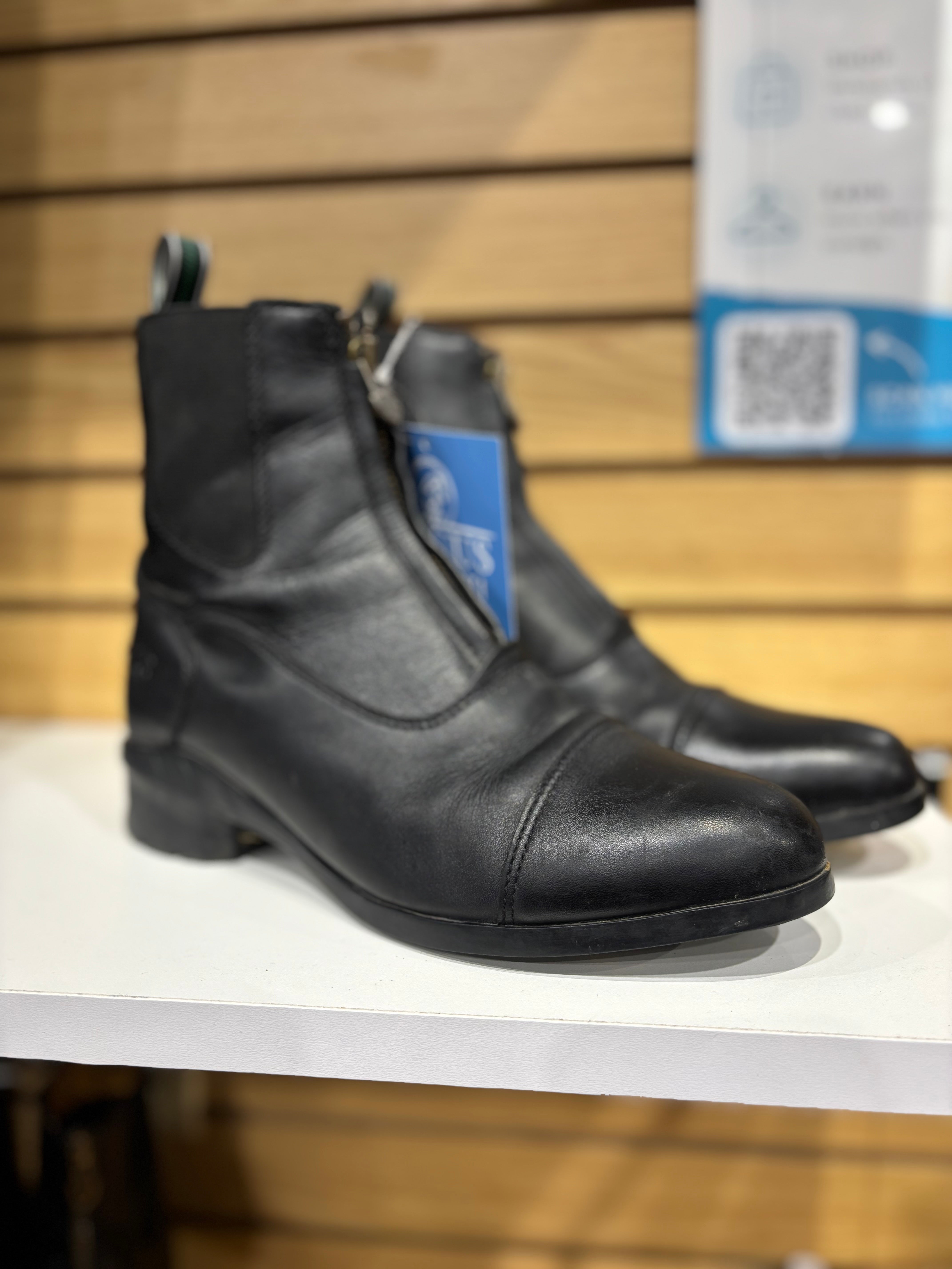 Used 8.5B Black Ariat Paddock Boots