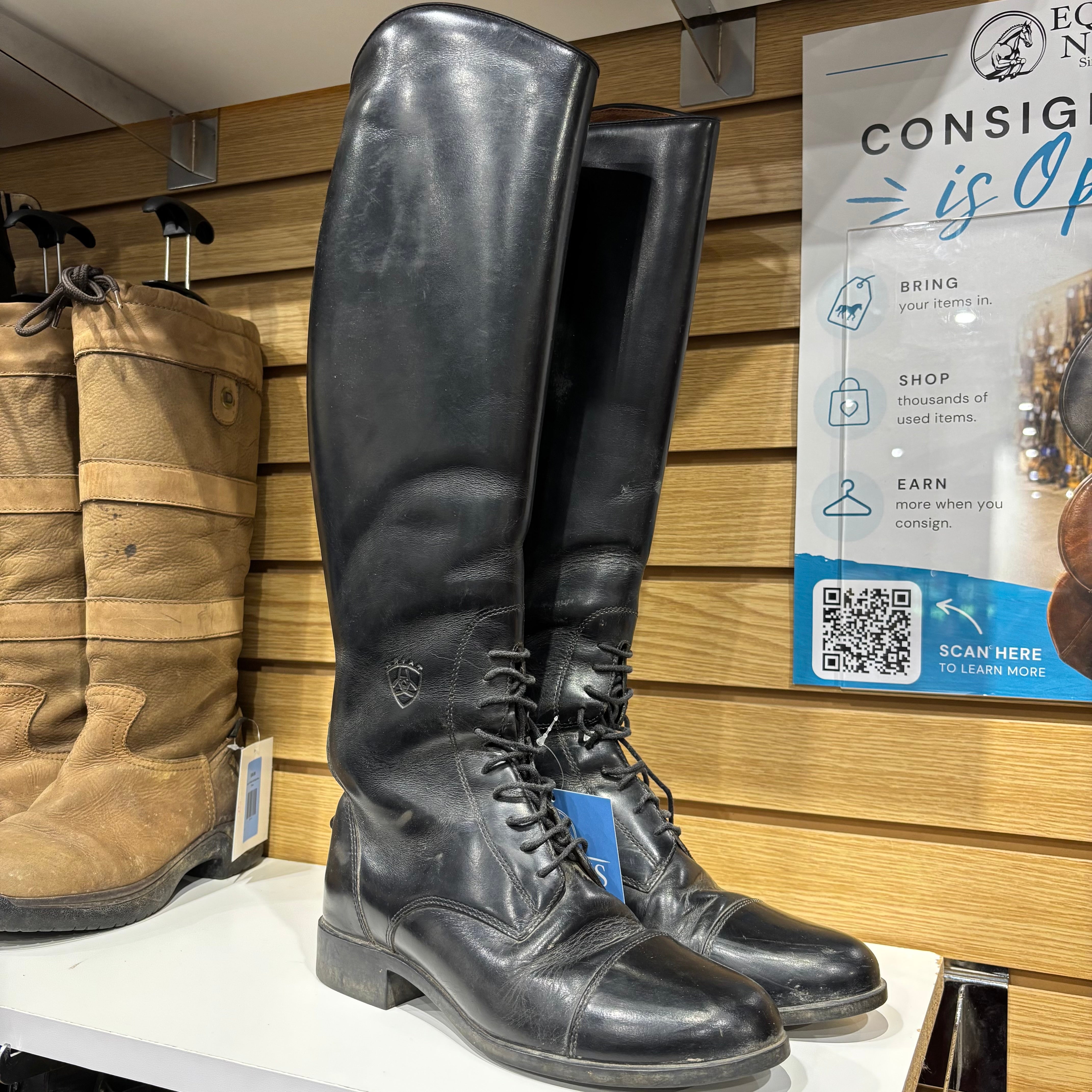 Used 7.5 Medium/Full Black Ariat Boots