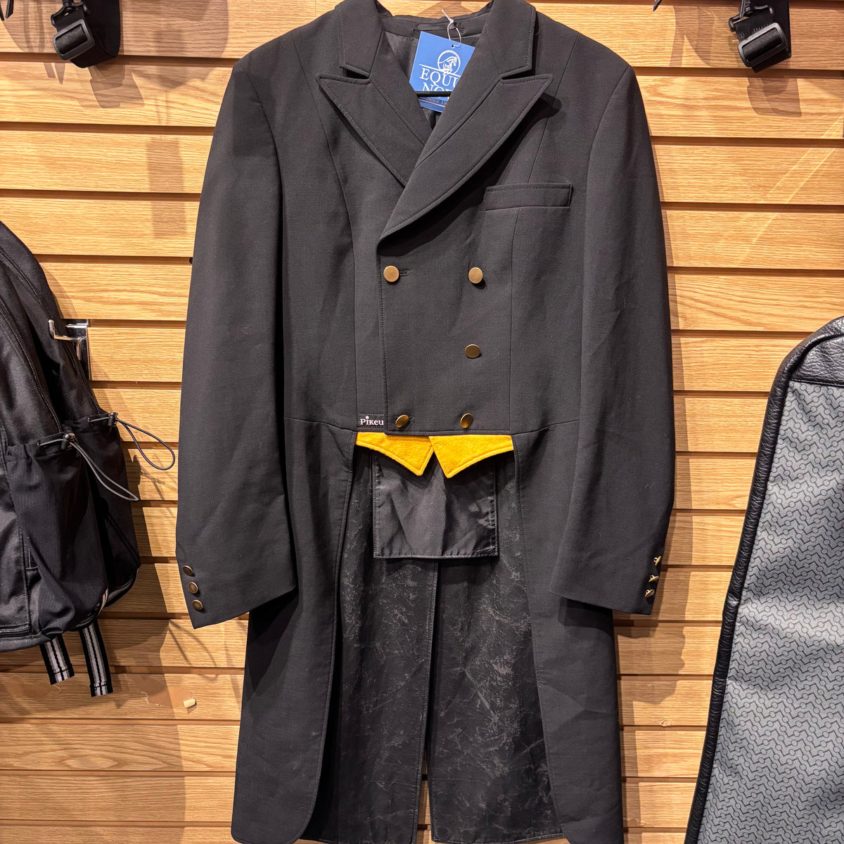 Used Pikeur 12L Black/Gold Shadbelly