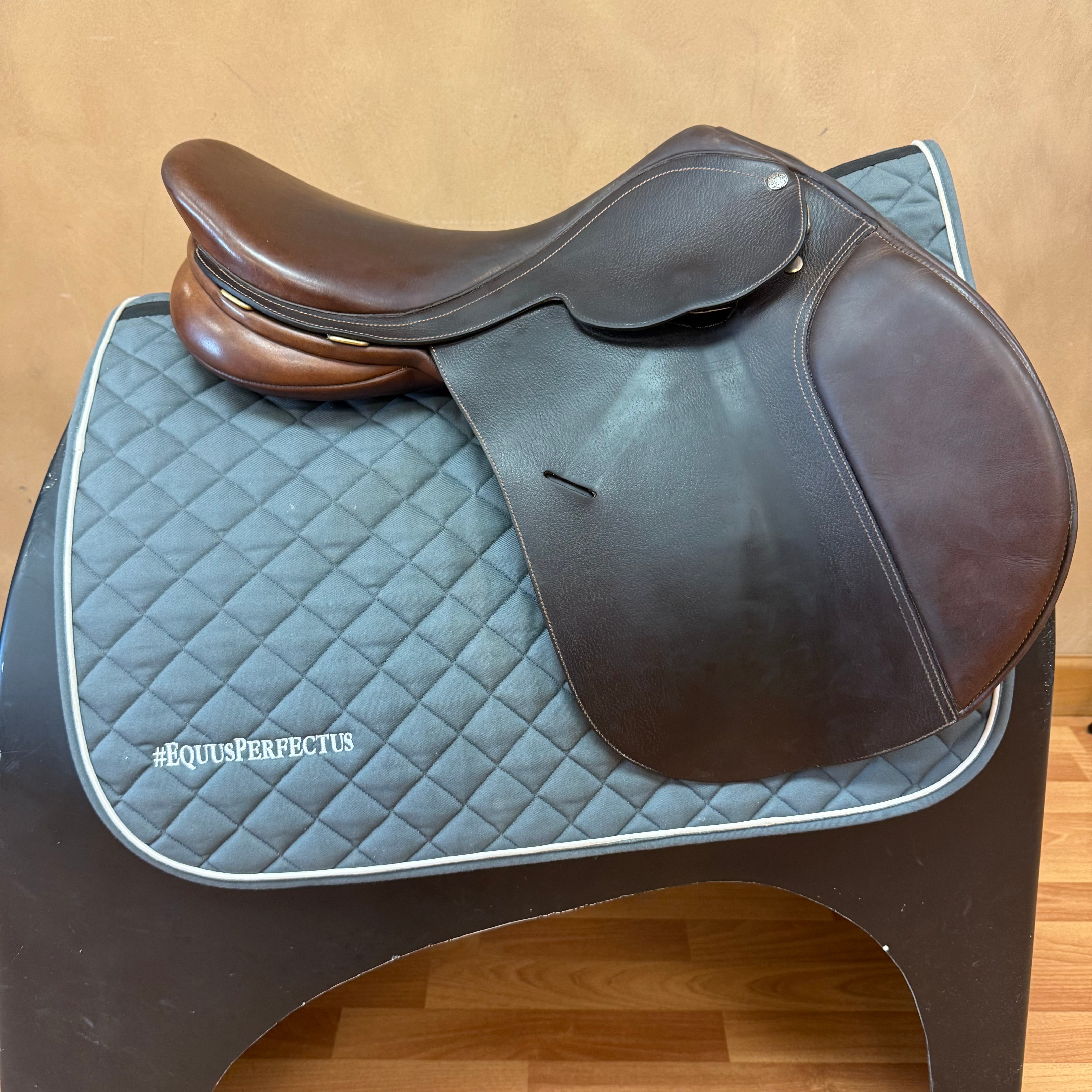 Used Collegiate Convertible Jump Saddle 17" Adjustable Tree